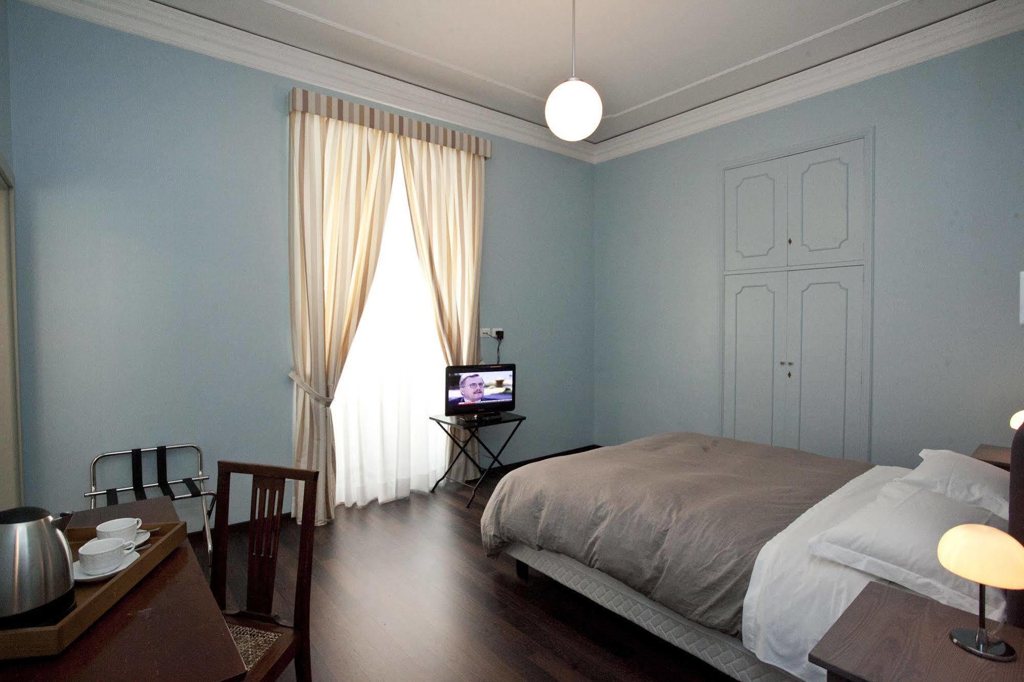 Santi Quattro Al Colosseo Bed & Breakfast 2*