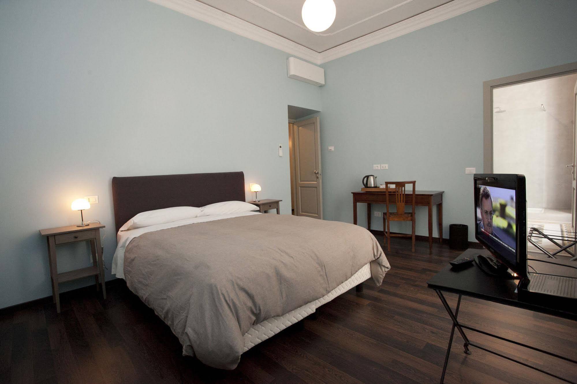 Santi Quattro Al Colosseo Bed & Breakfast 2*