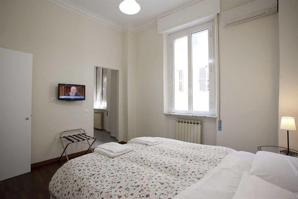 Bed & Breakfast Santi Quattro Al Colosseo 2*