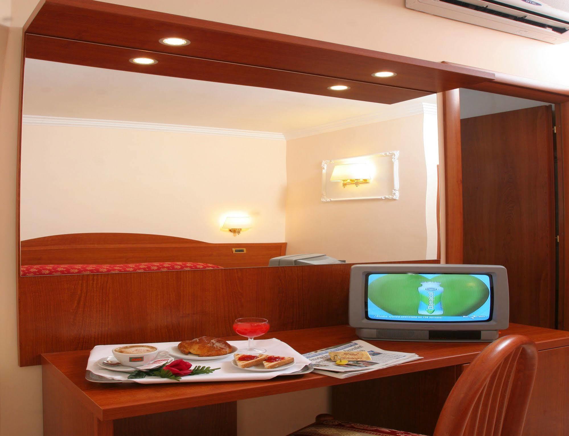 Chicago 2* Rome