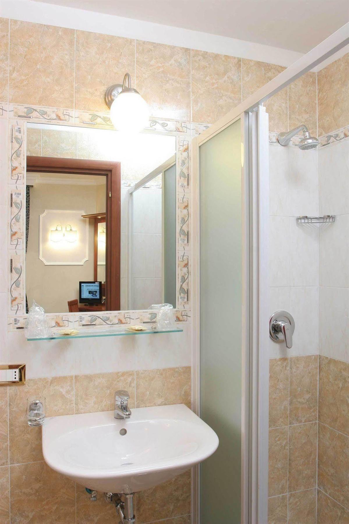 Chicago 2* Rome