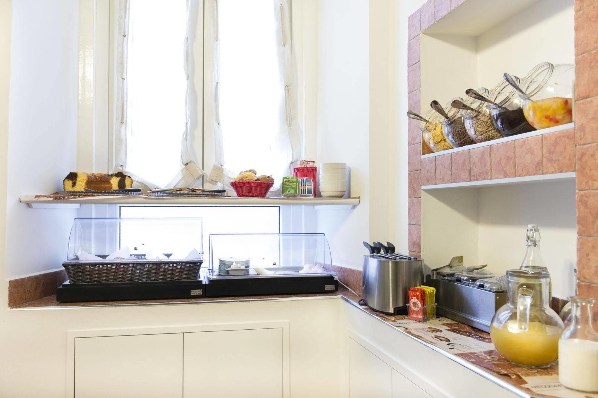 Domus Trevi Bed & Breakfast Rome