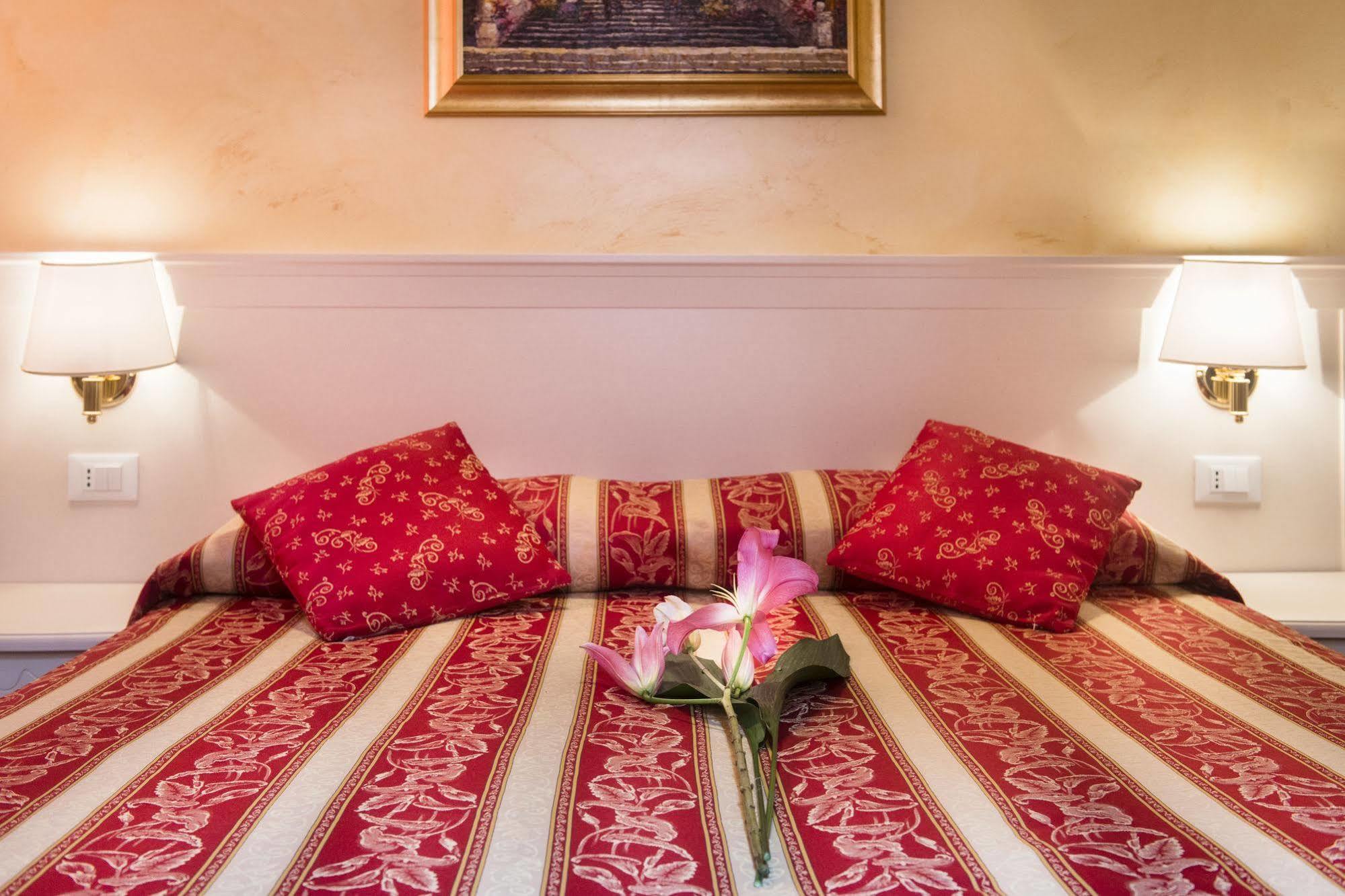 Bed & Breakfast Domus Trevi Rome