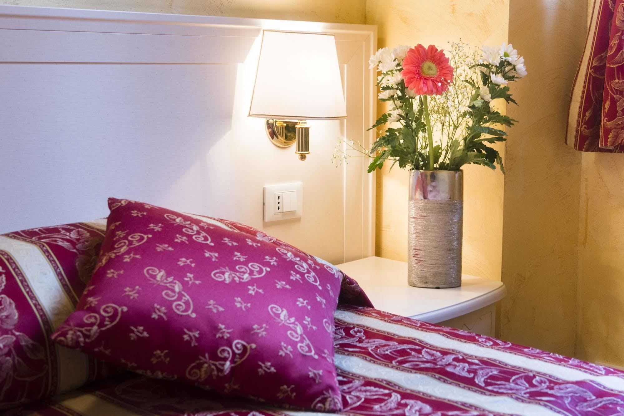 Bed & Breakfast Domus Trevi 3*