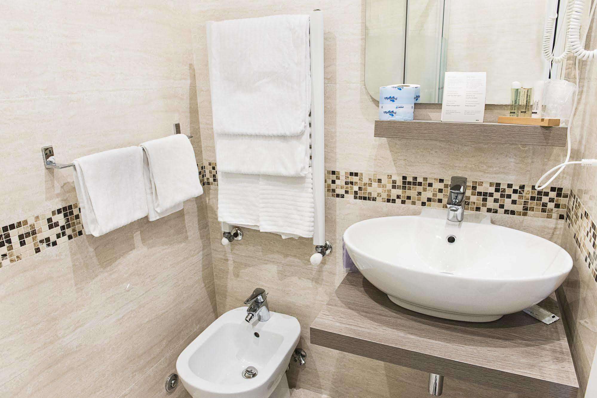 Domus Trevi Bed & Breakfast 3*