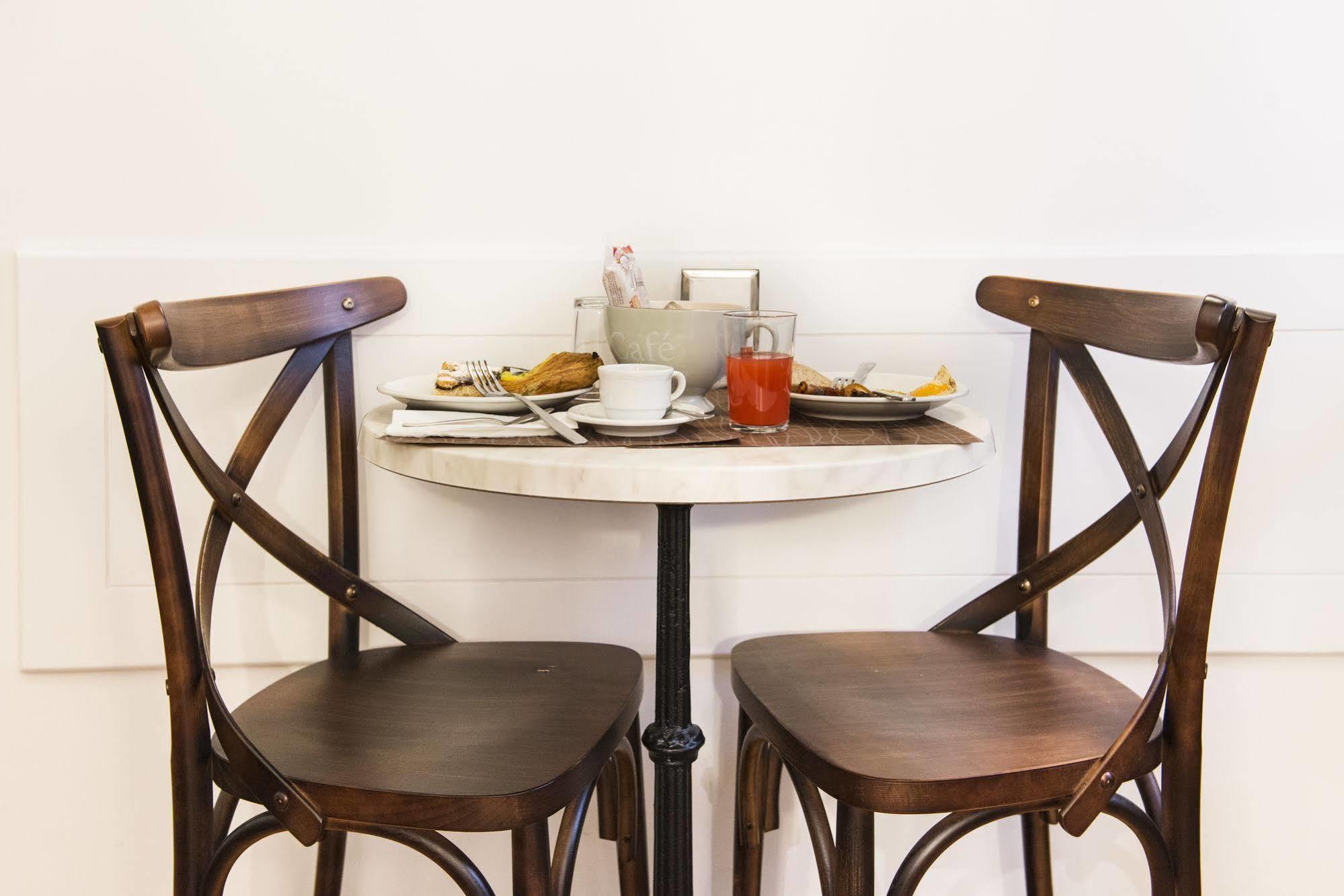 Domus Trevi Bed & Breakfast Rome