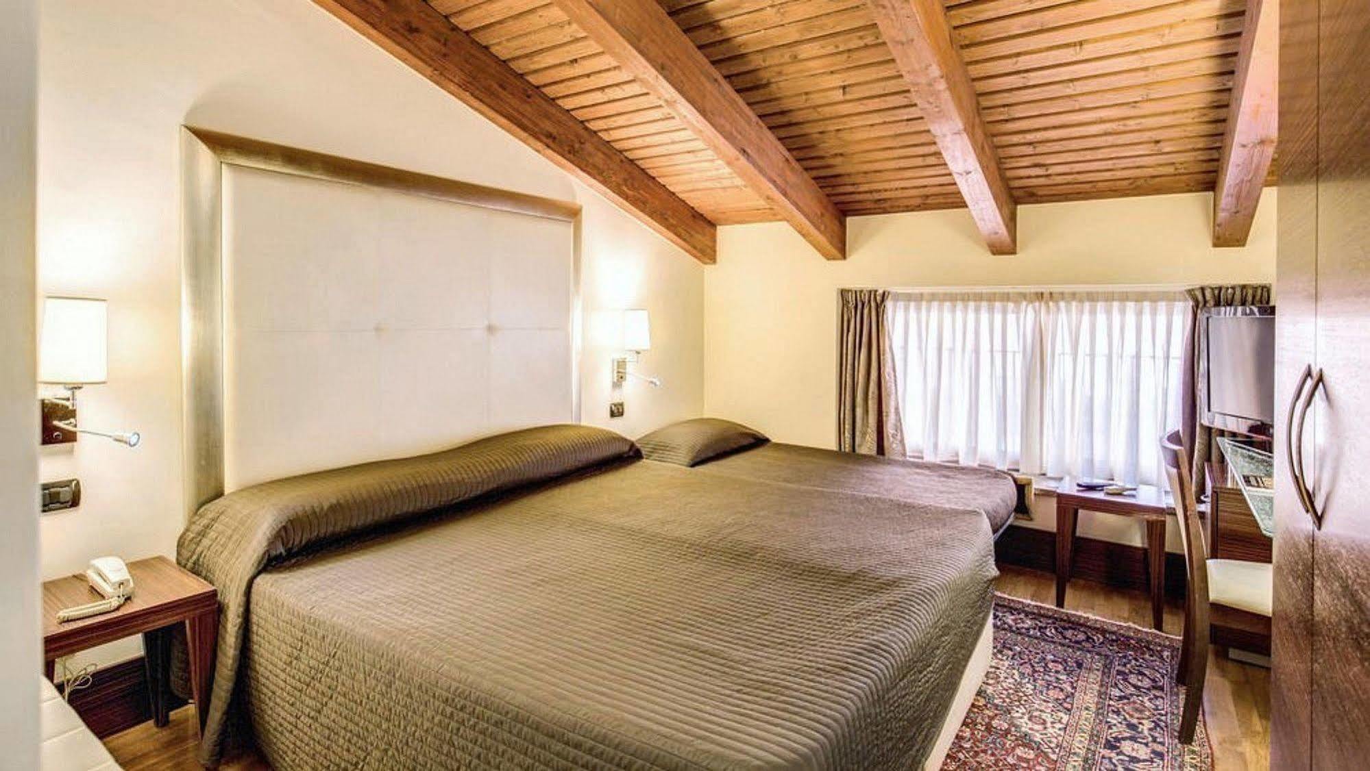 The Hotel 3*