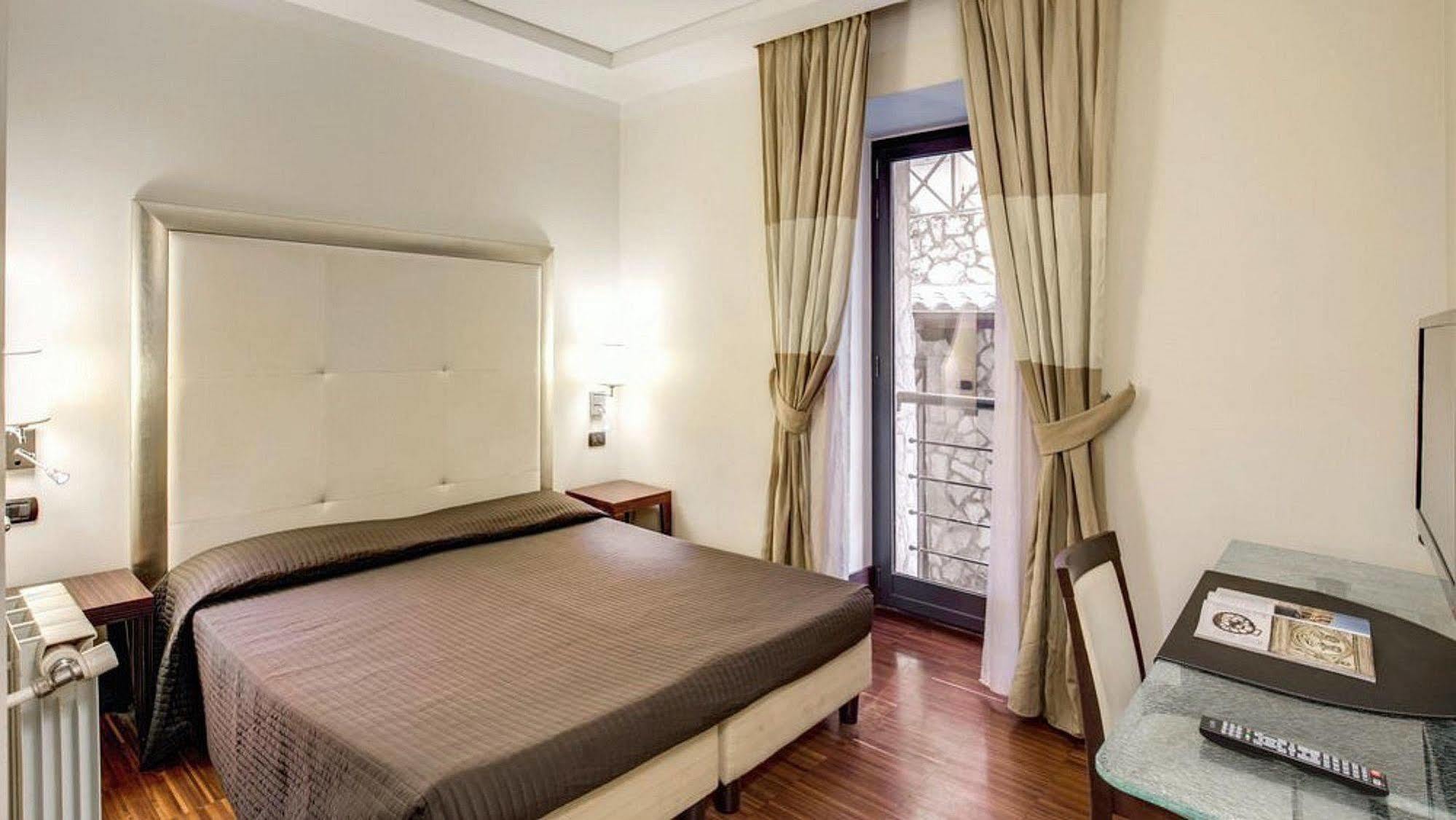 Hotel The