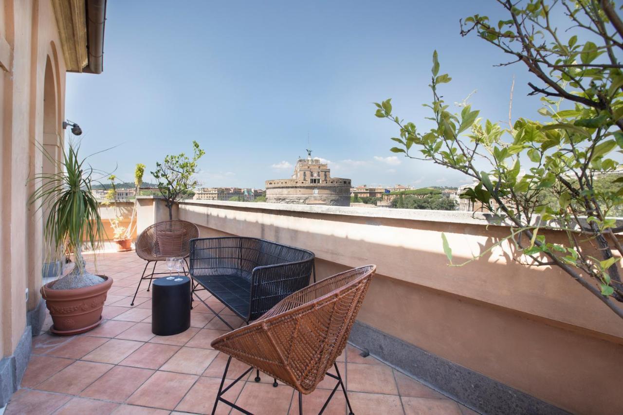 Six-bedroom On Lungotevere Degli Altoviti Apt 19 Rome
