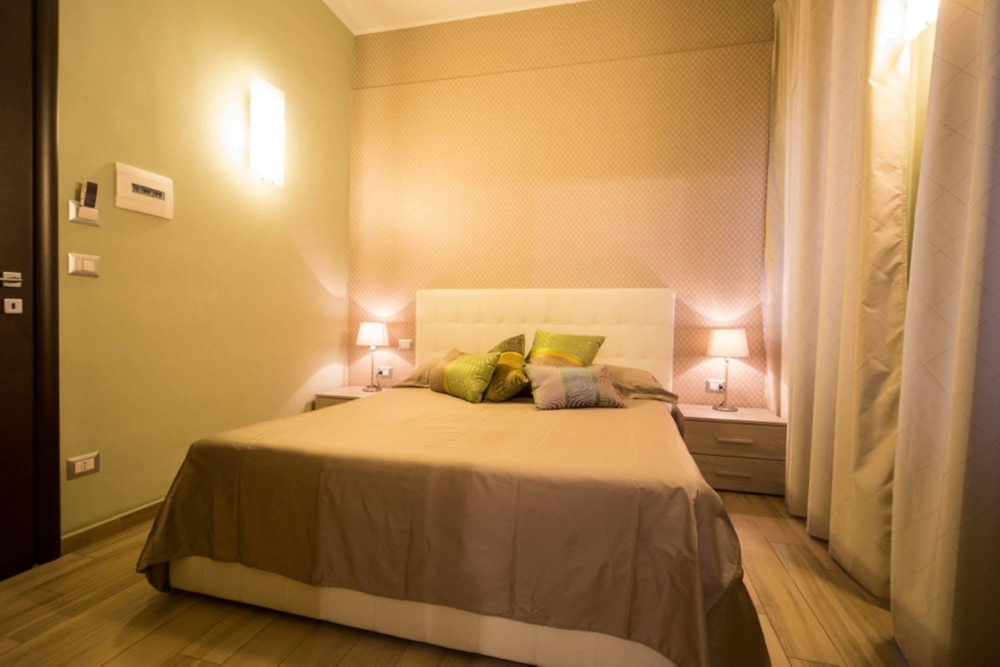 Couette-café Mikale 2*