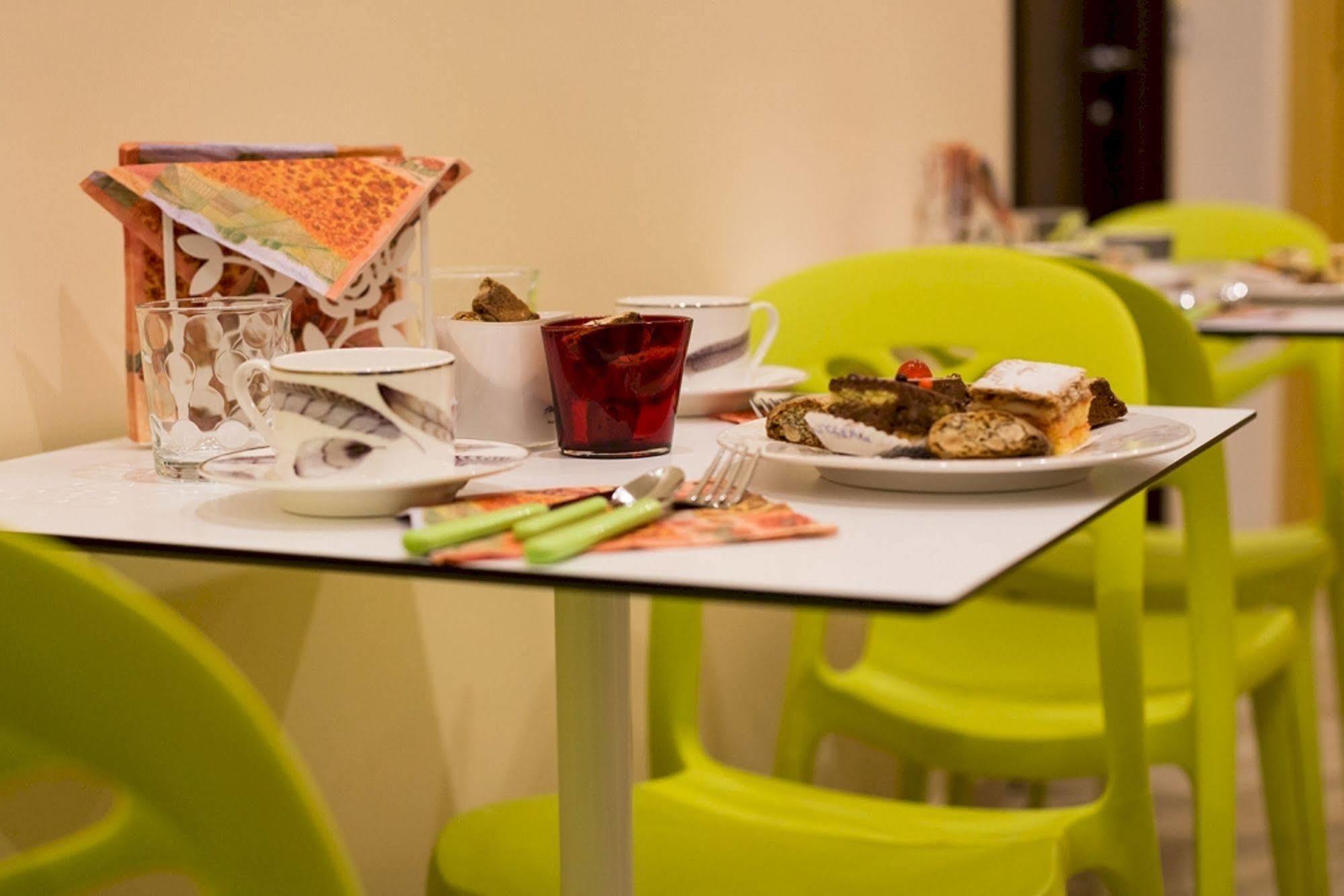 Mikale Couette-café 2*