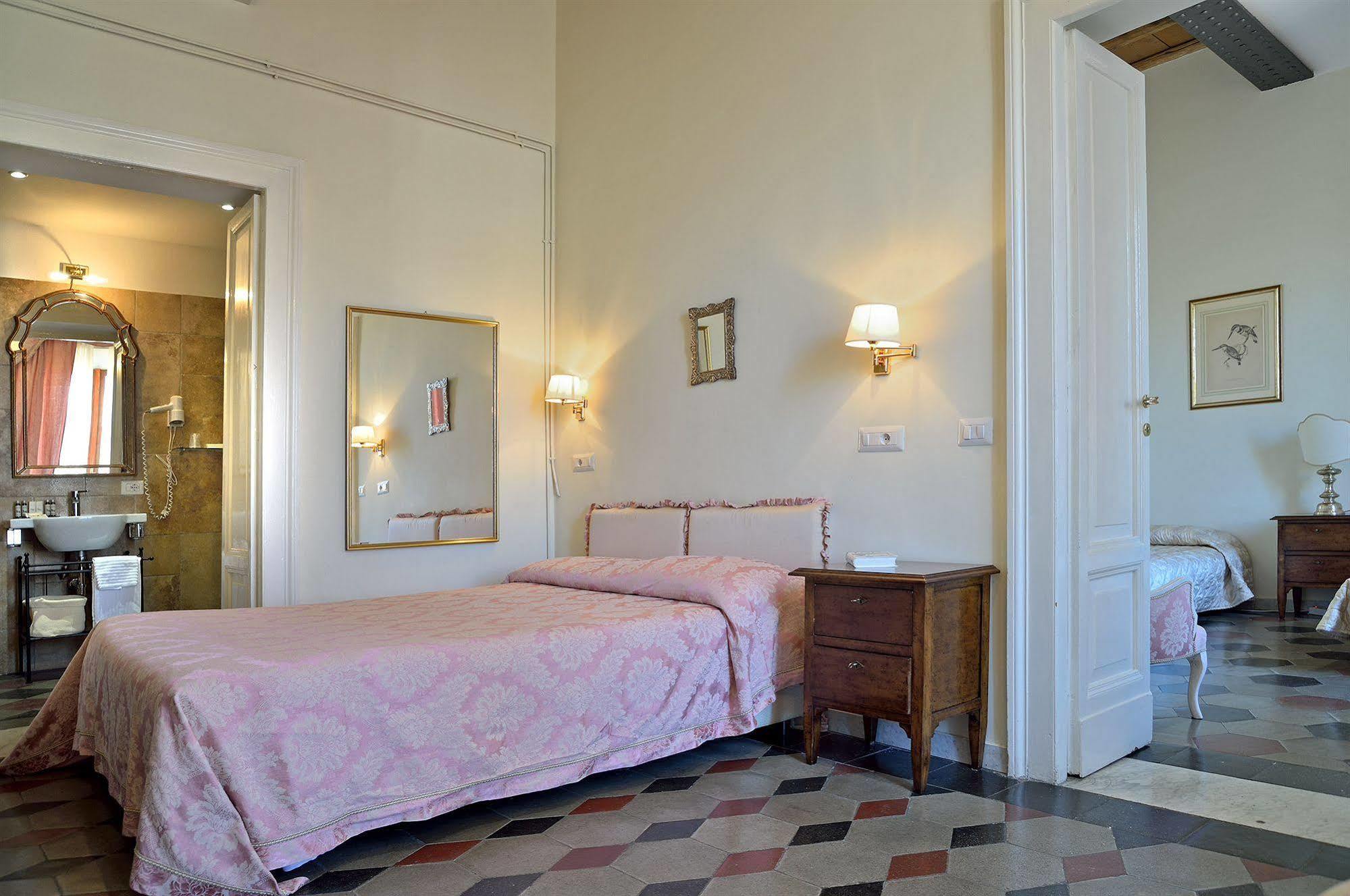 Hotel Le Clarisse Pantheon 3*
