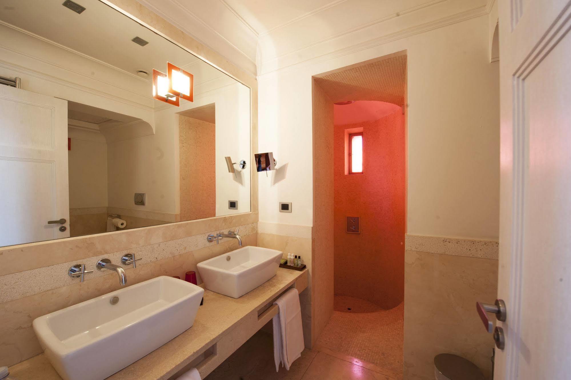 Couette-café Moses Fountain 4*