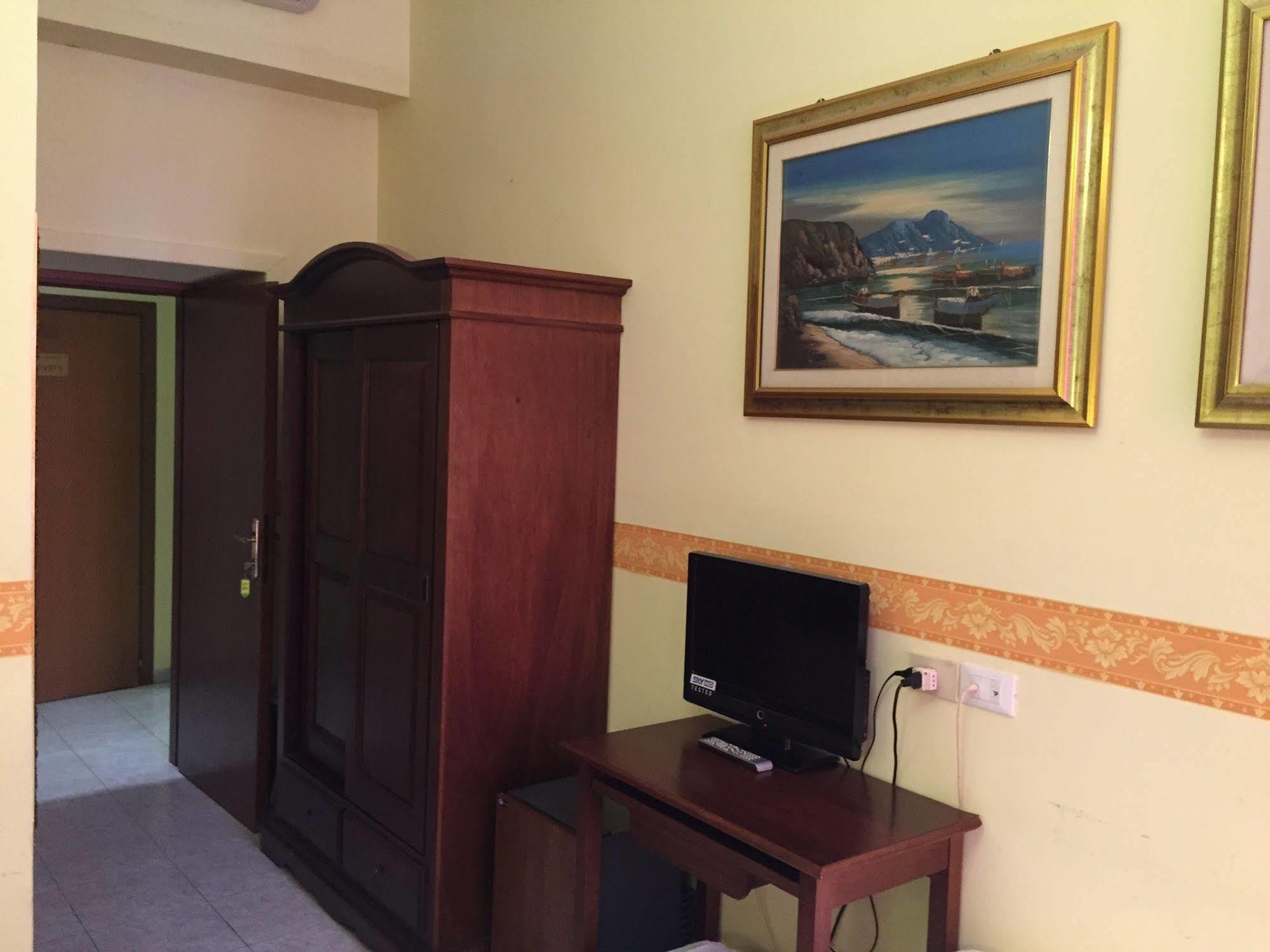 Philia Hotel 3*