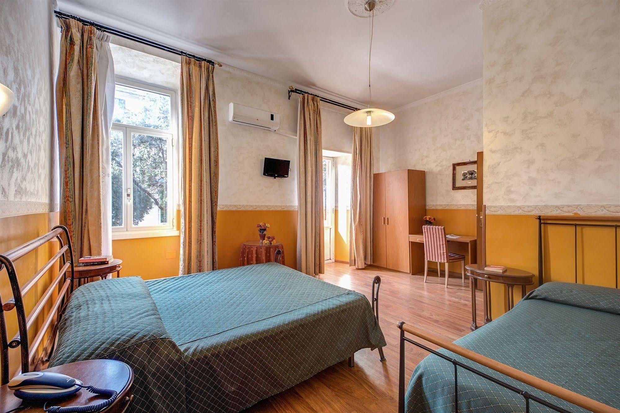 Aquarium Hotel