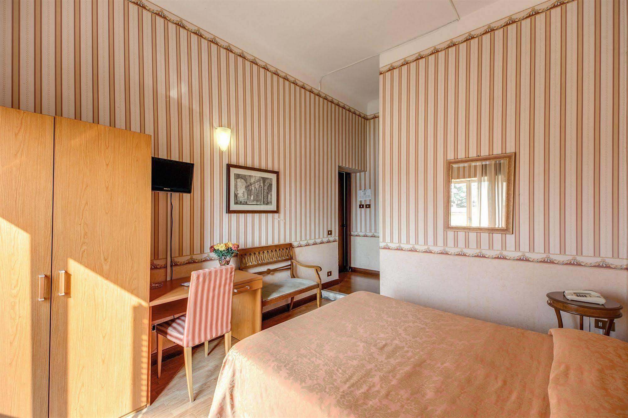 Aquarium Hotel