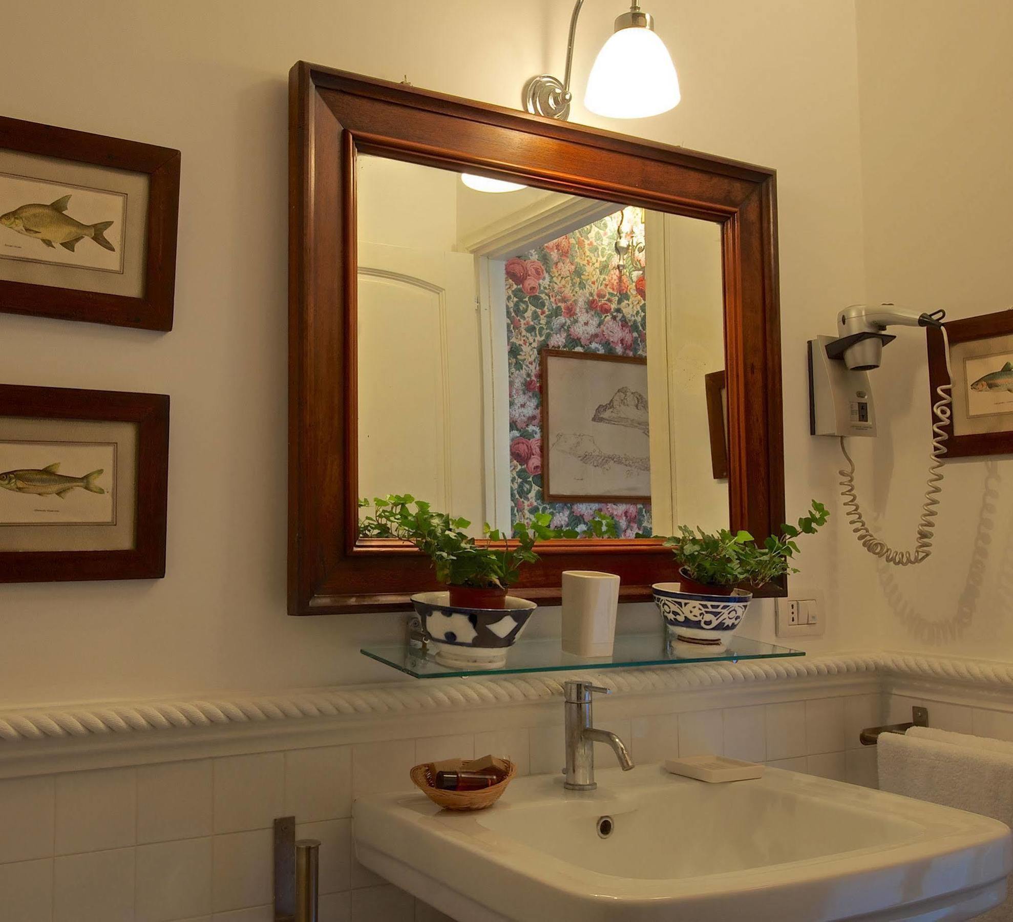 Arco Dei Tolomei Bed & Breakfast