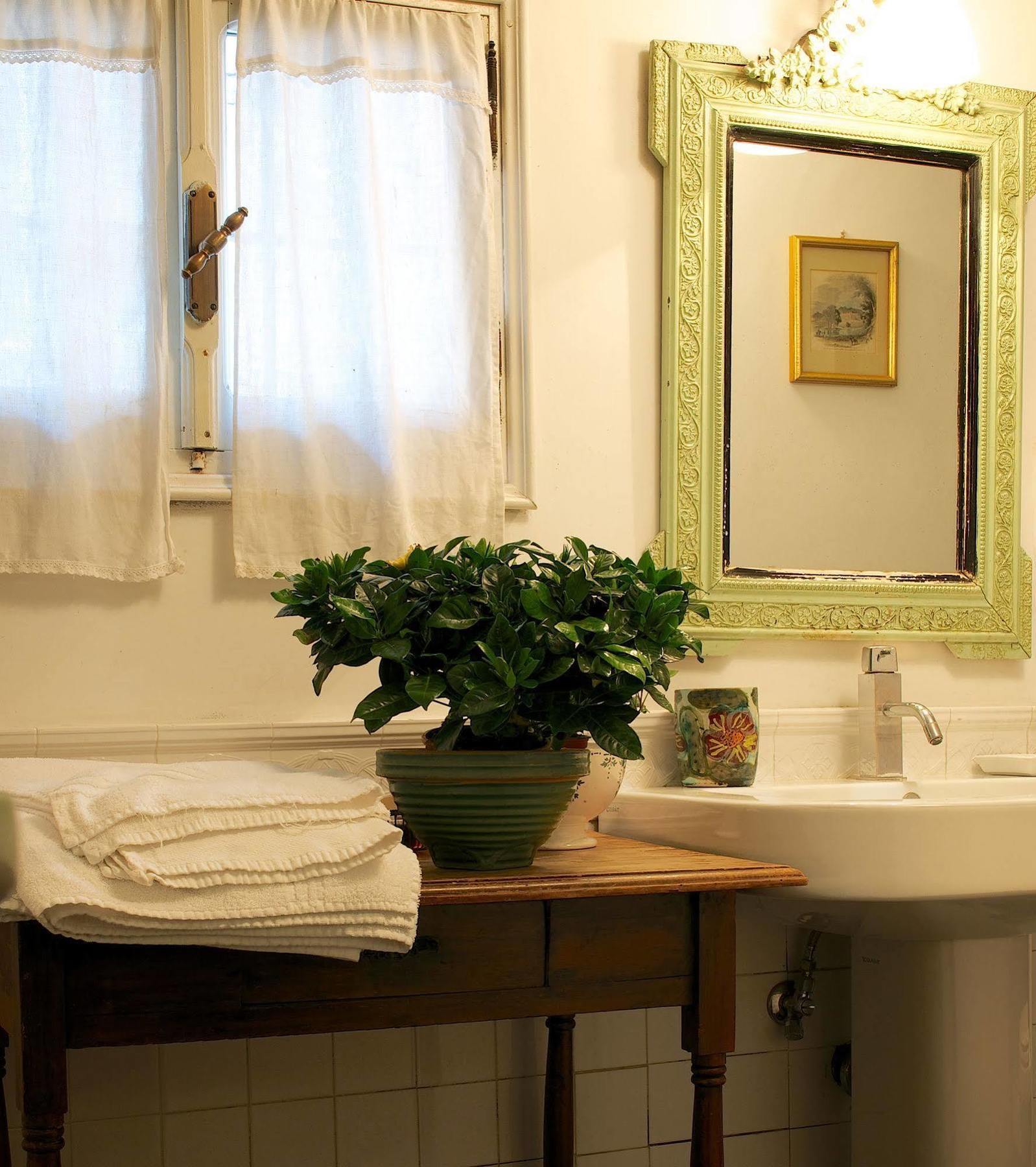 Arco Dei Tolomei Bed & Breakfast Rome