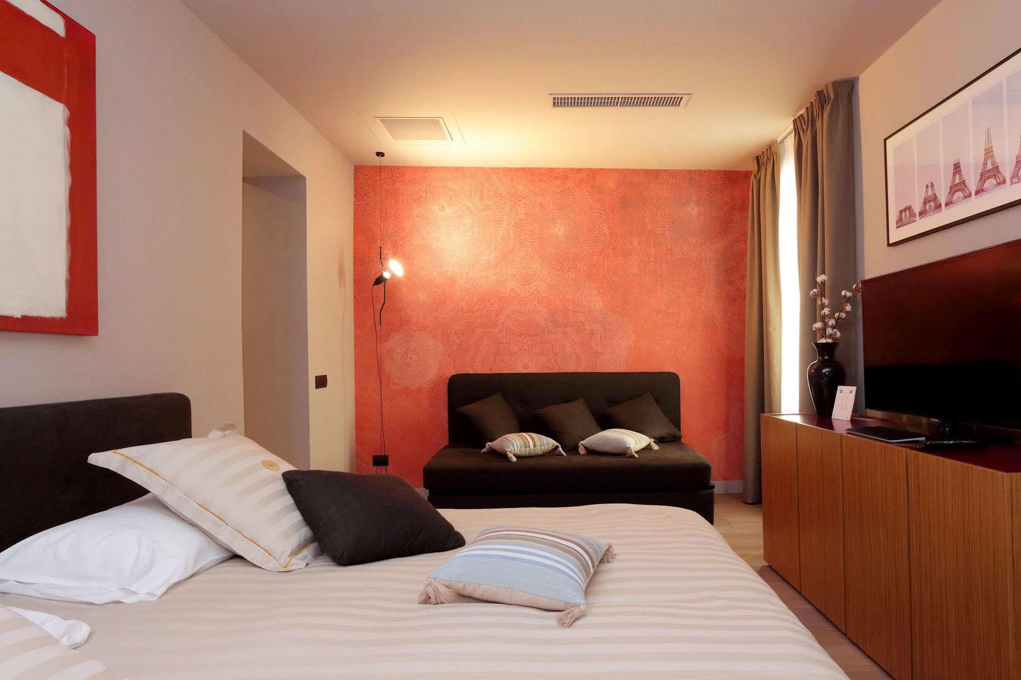 Down Town - Domus Collection Rome