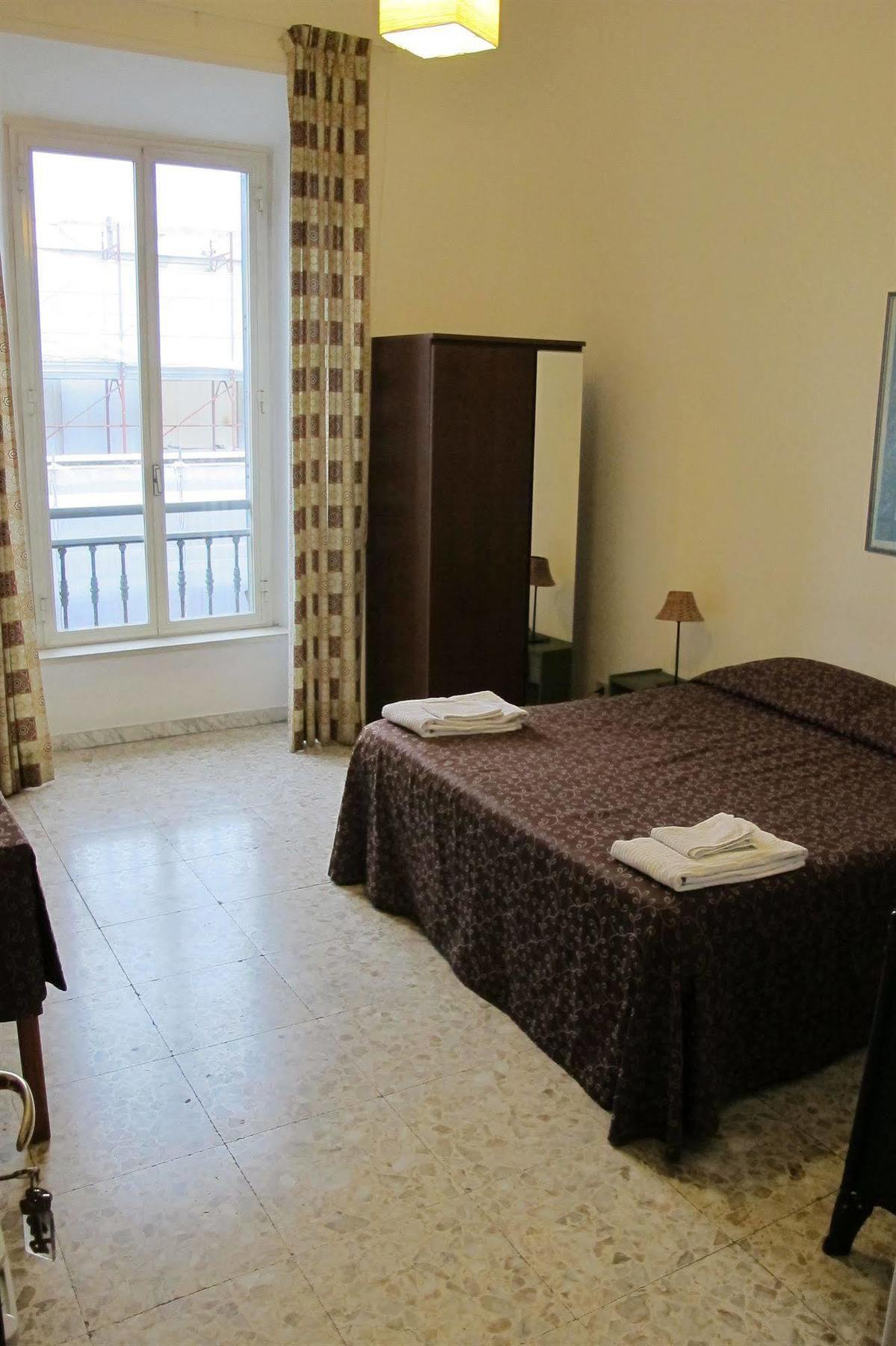 Little Italy Hotel *