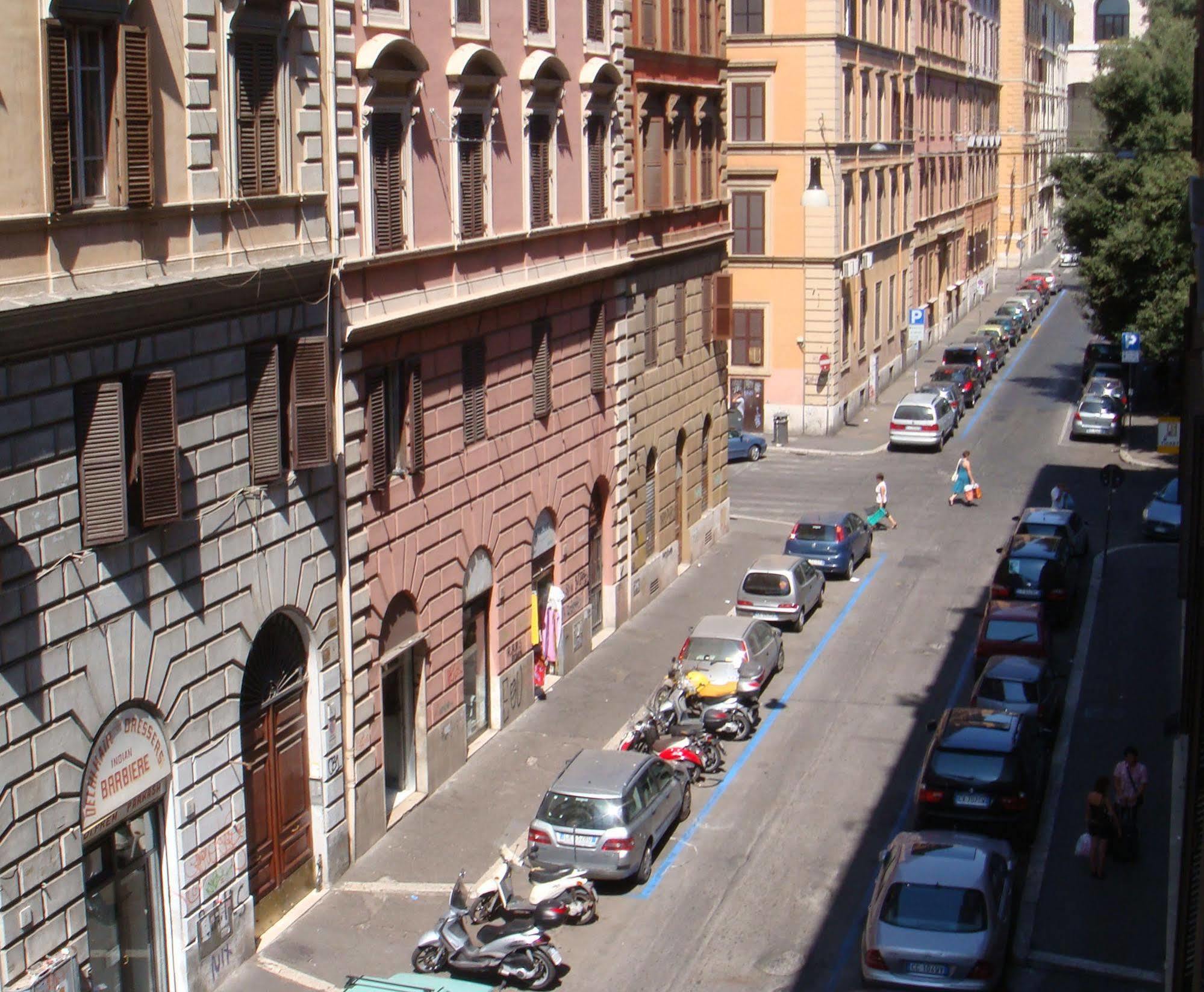 Alessandro Downtown & Bar Auberge de jeunesse Rome