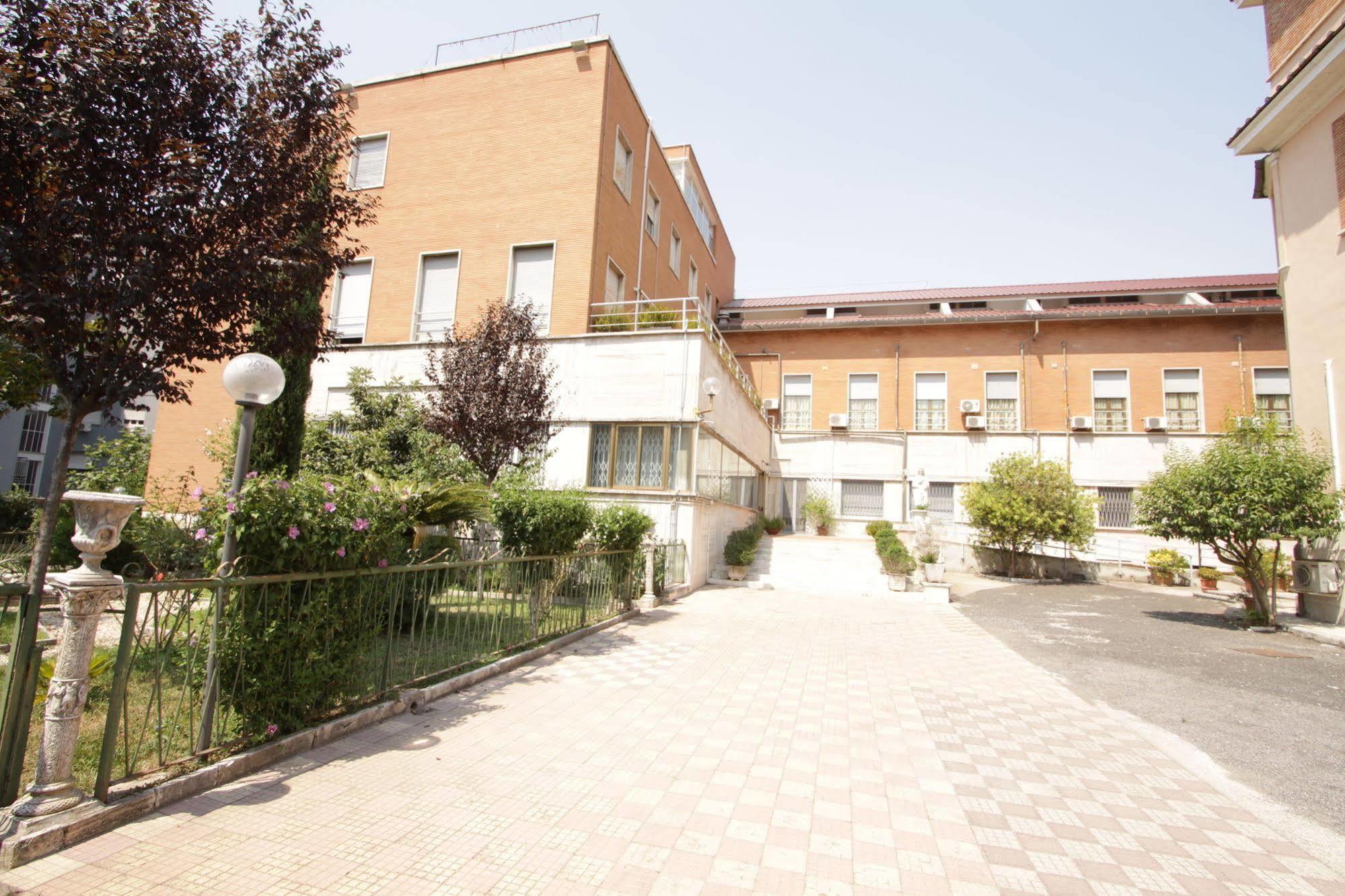 Casa Per Ferie Margherita Diomira Hotel 2*