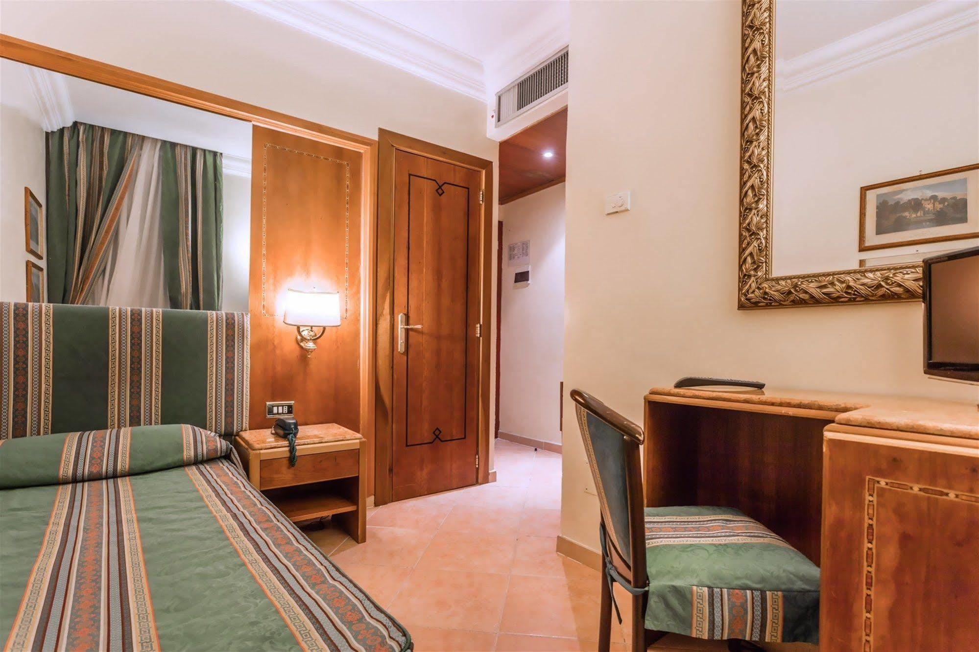 Hotel Raeli Archimede