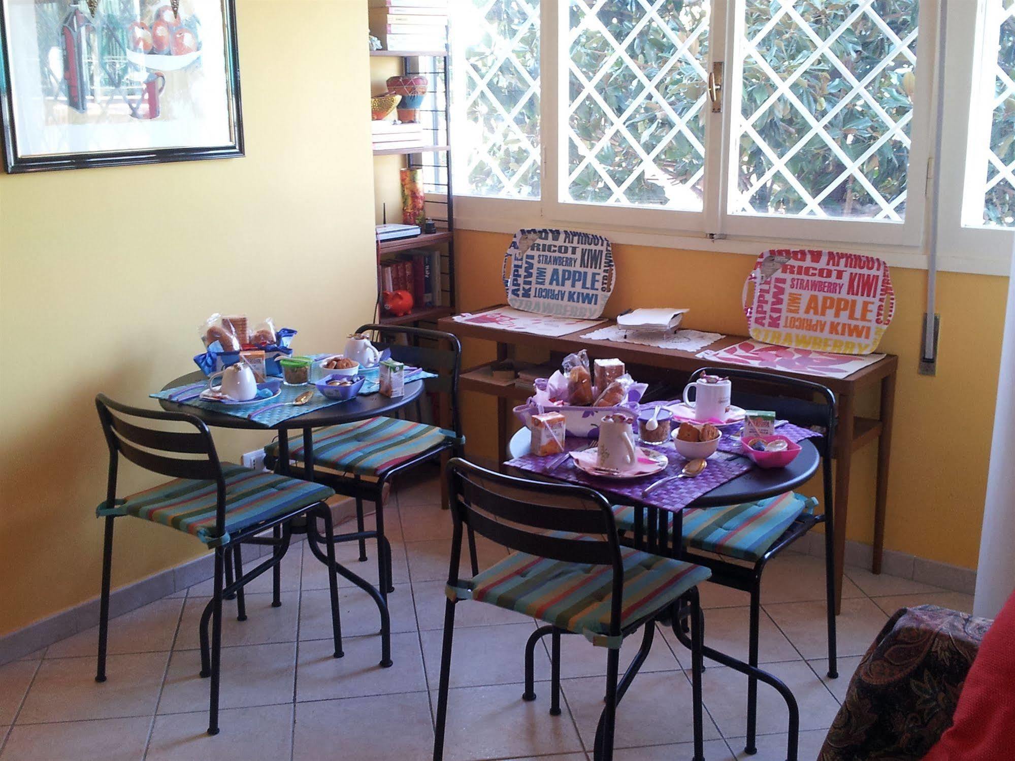 Couette-café Passeggiate Romane Rome