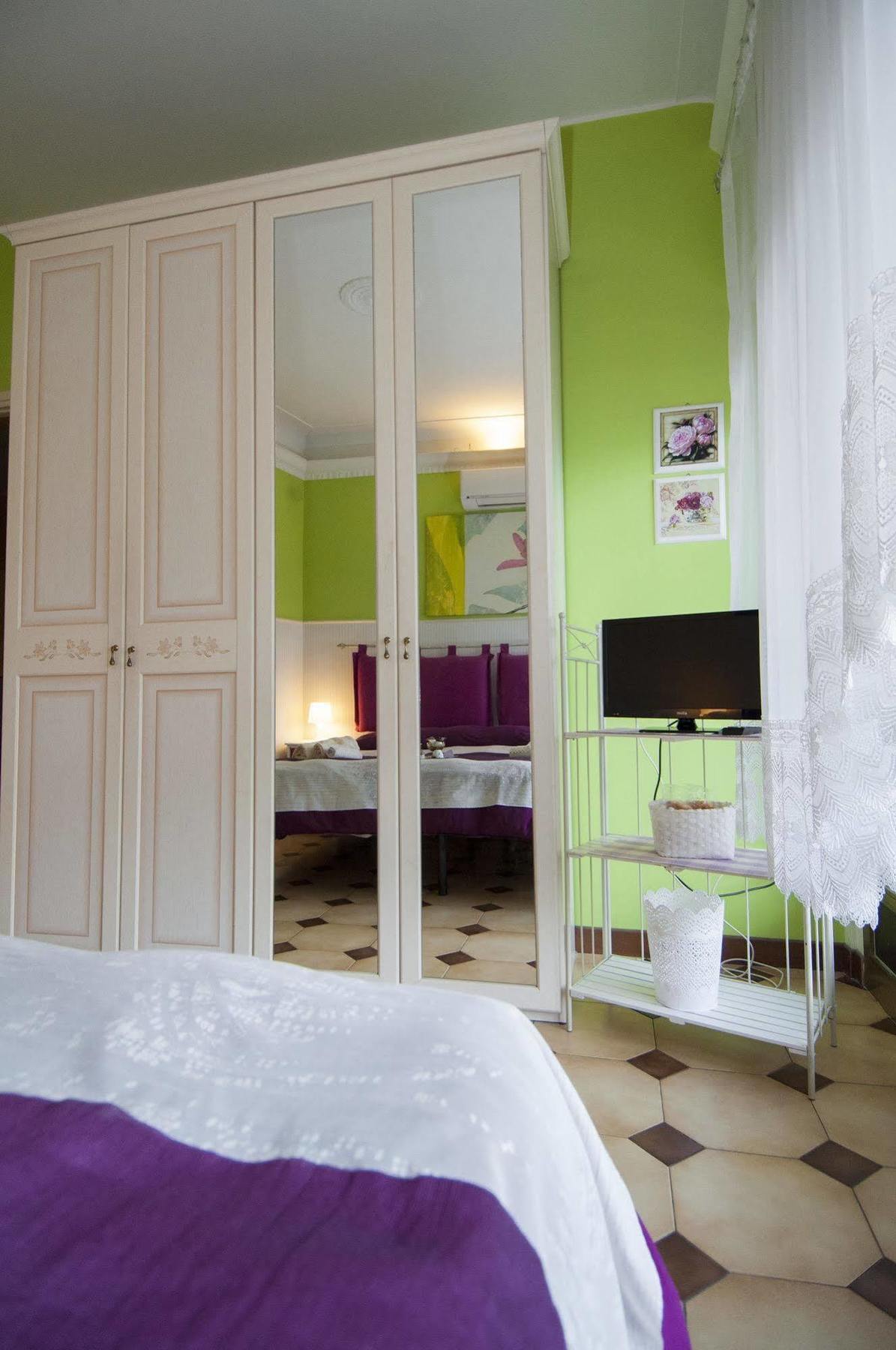 Couette-café Passeggiate Romane Rome