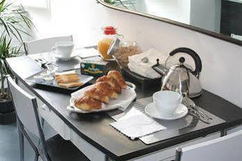 Mr Piece Acomodação com café da manhã  2*