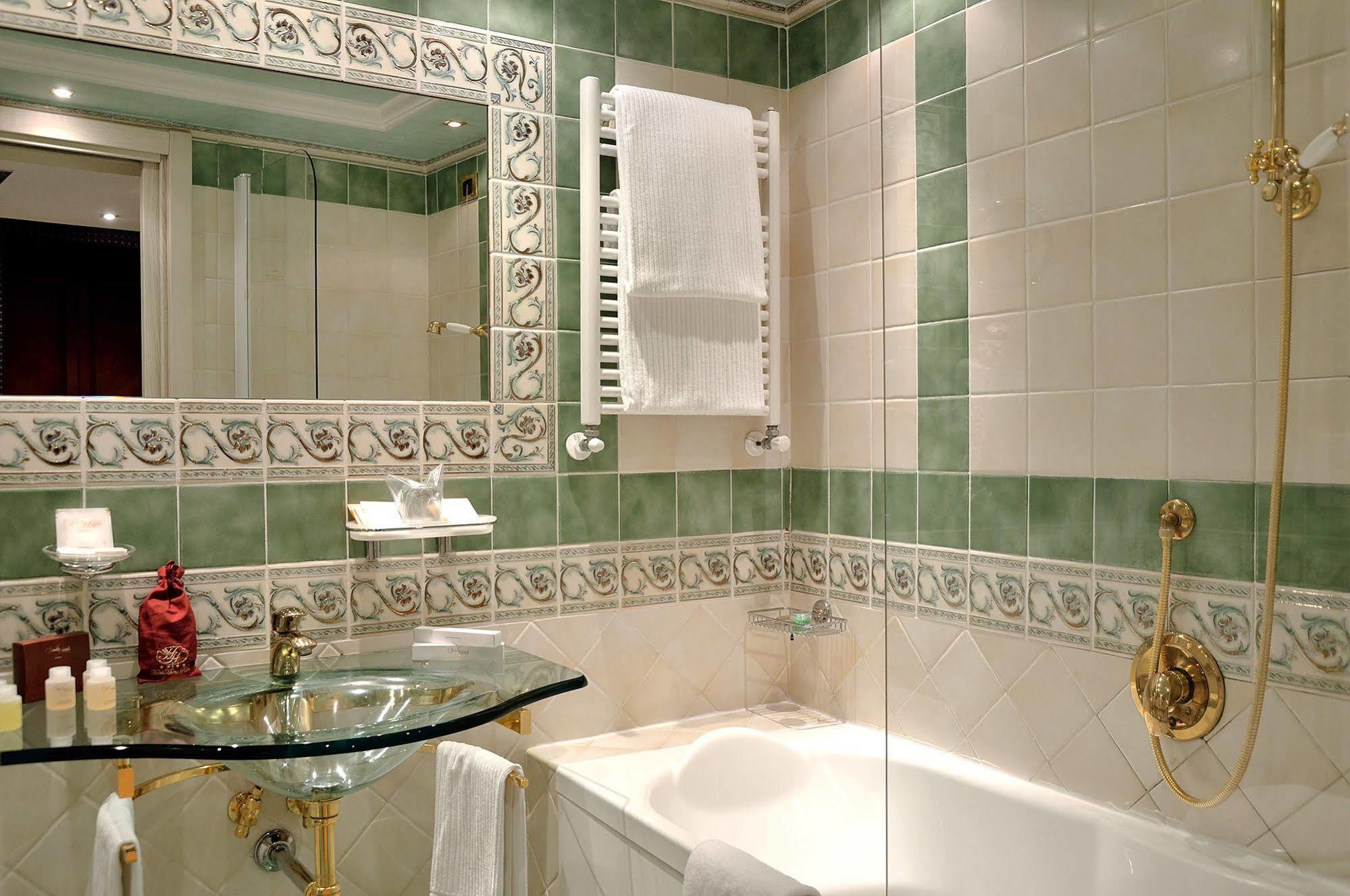 Homs Hotel 4*
