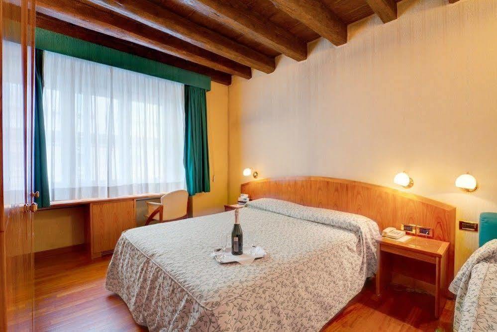 Corot Hotel Roma