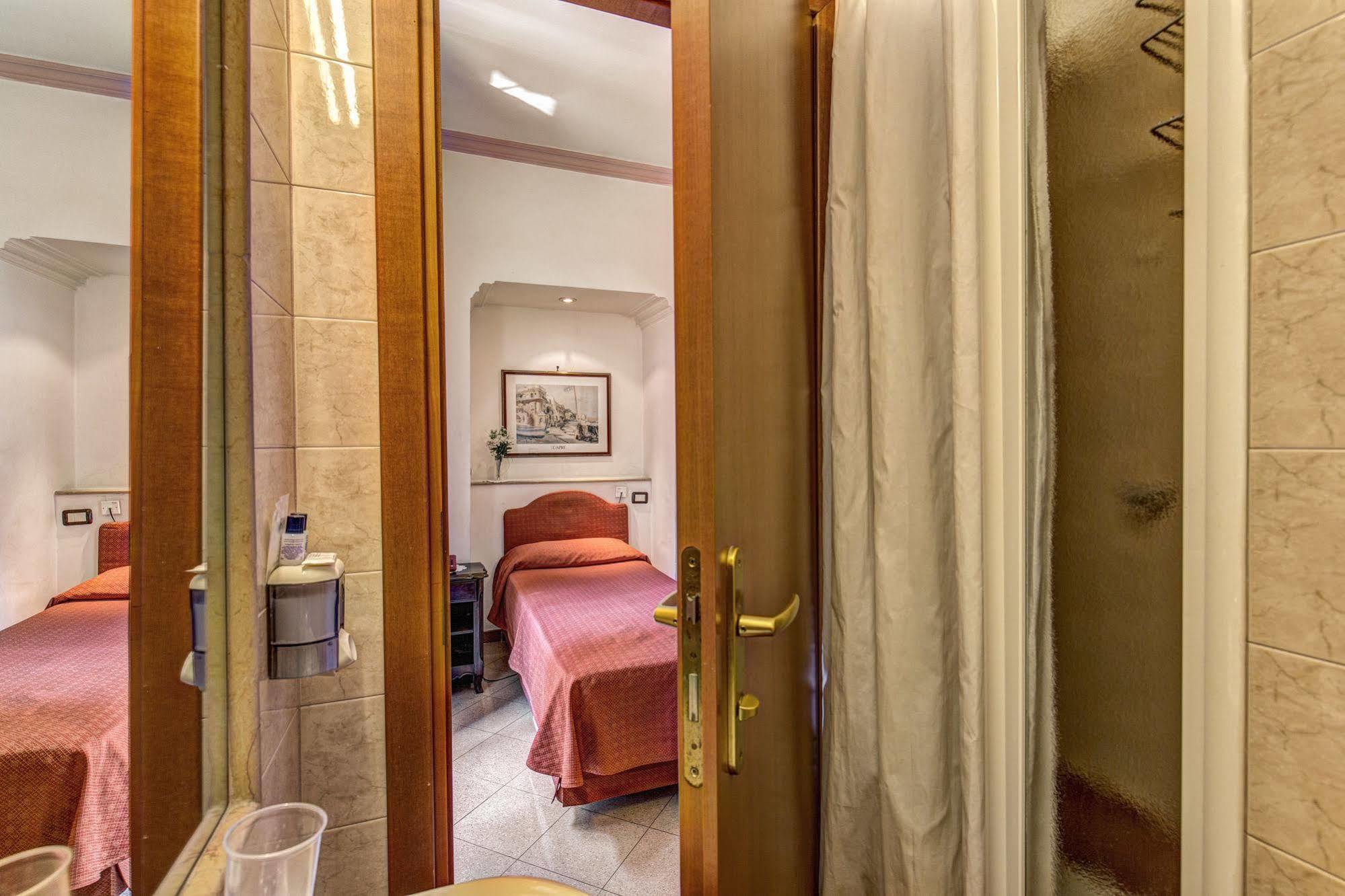 Giuliana 2* Rome