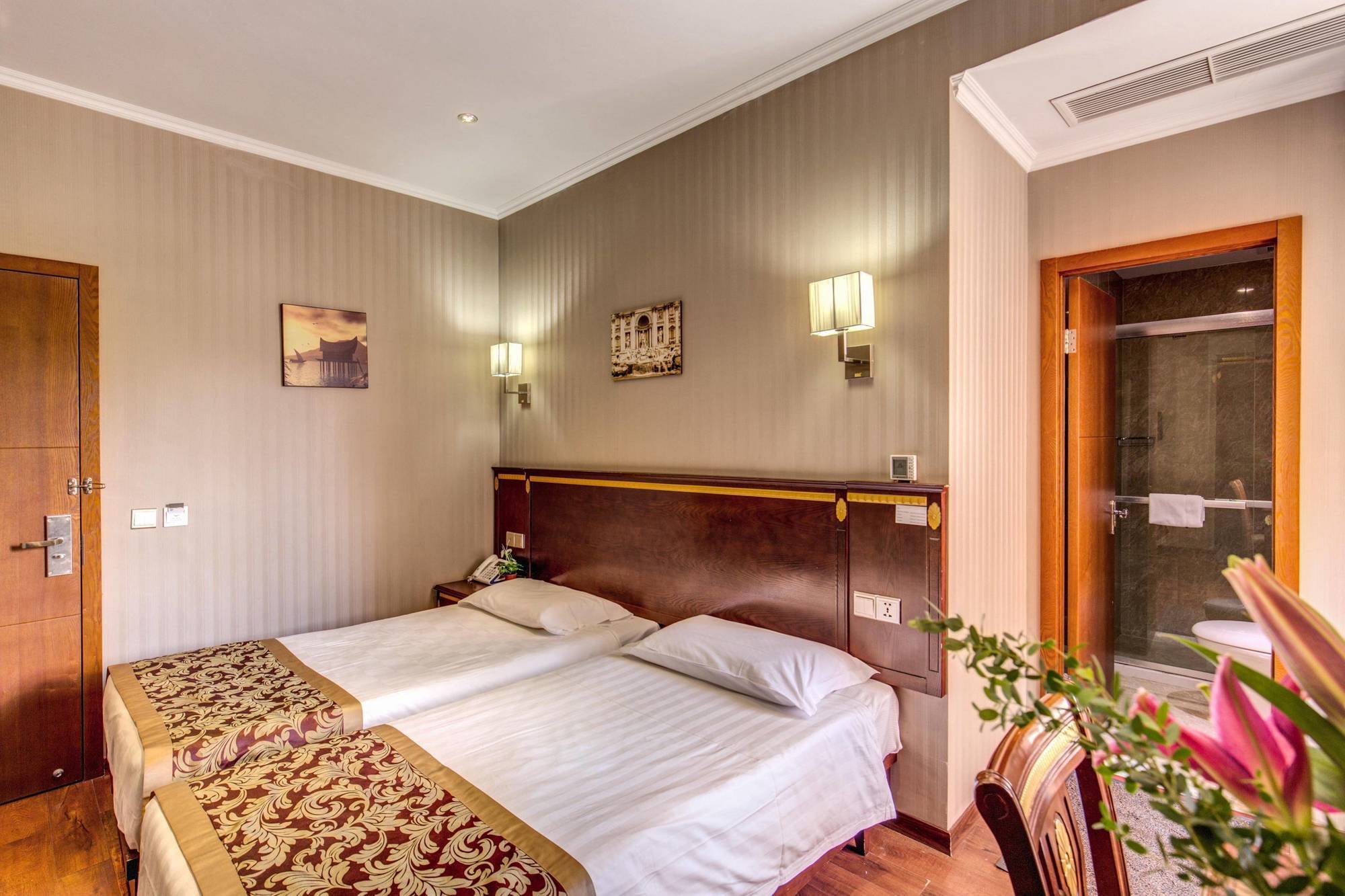 Rome Love Hotel