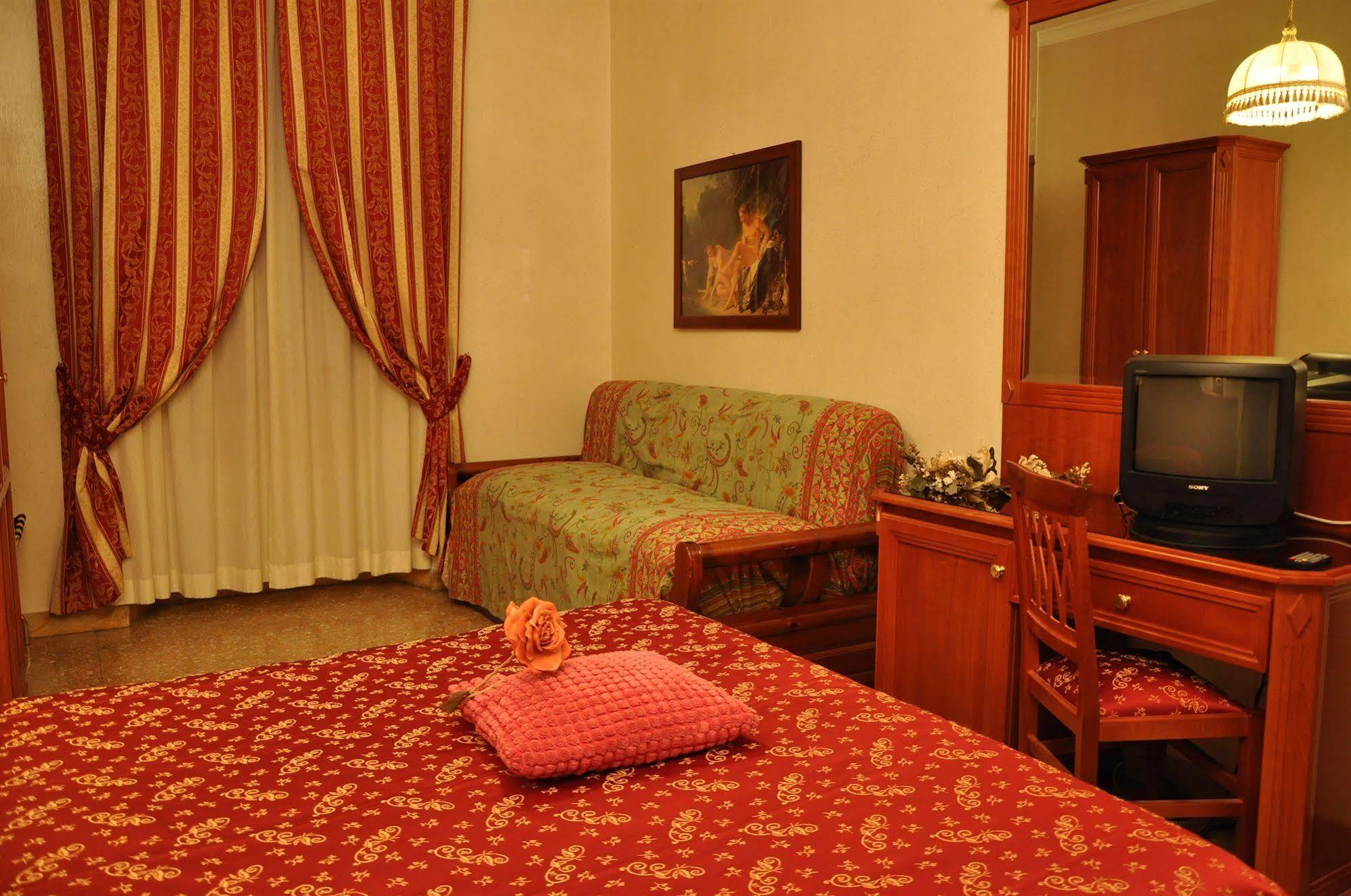 Hotel Sandra Roma