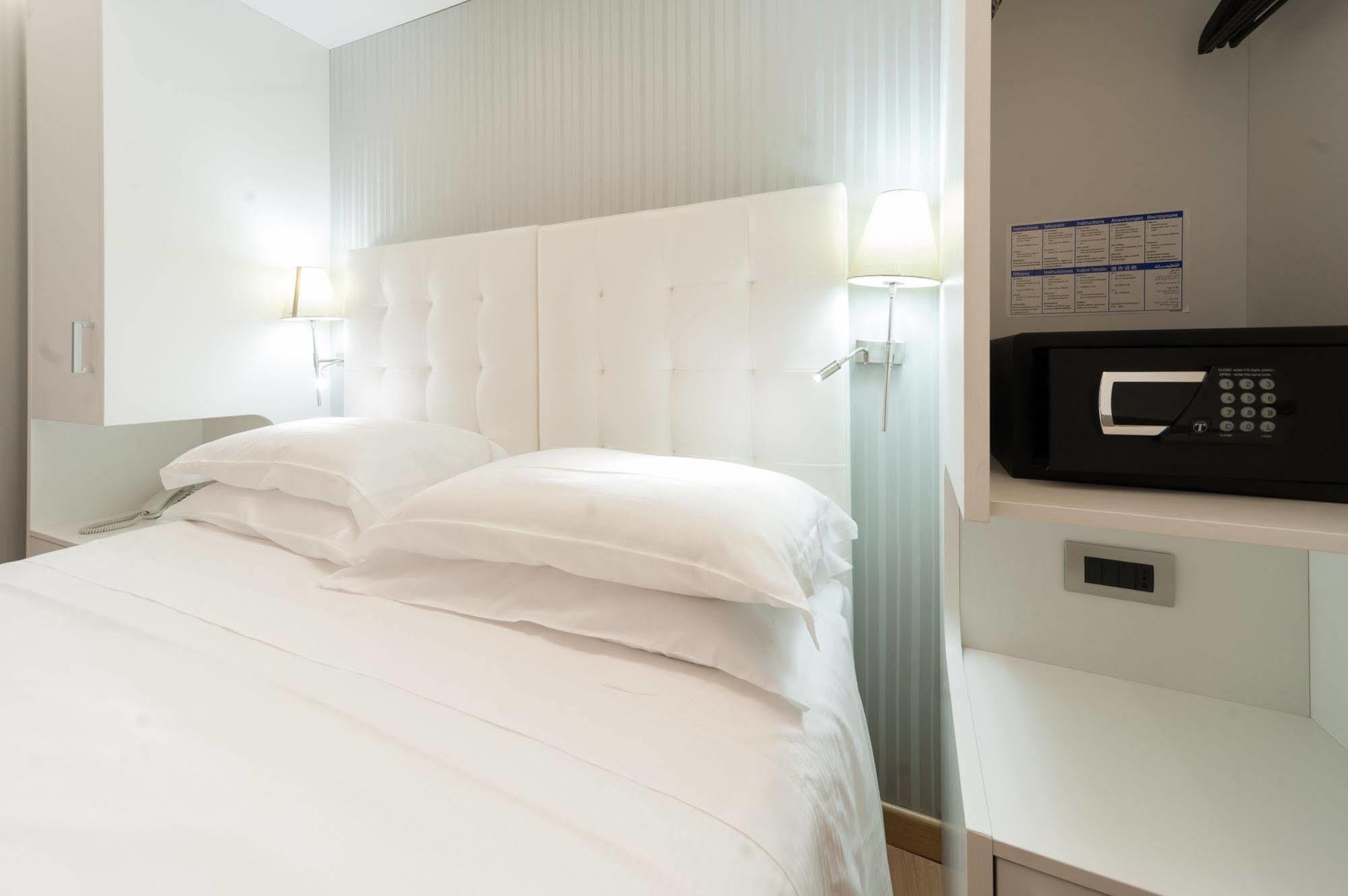 Hotel Trevi 41 Rome