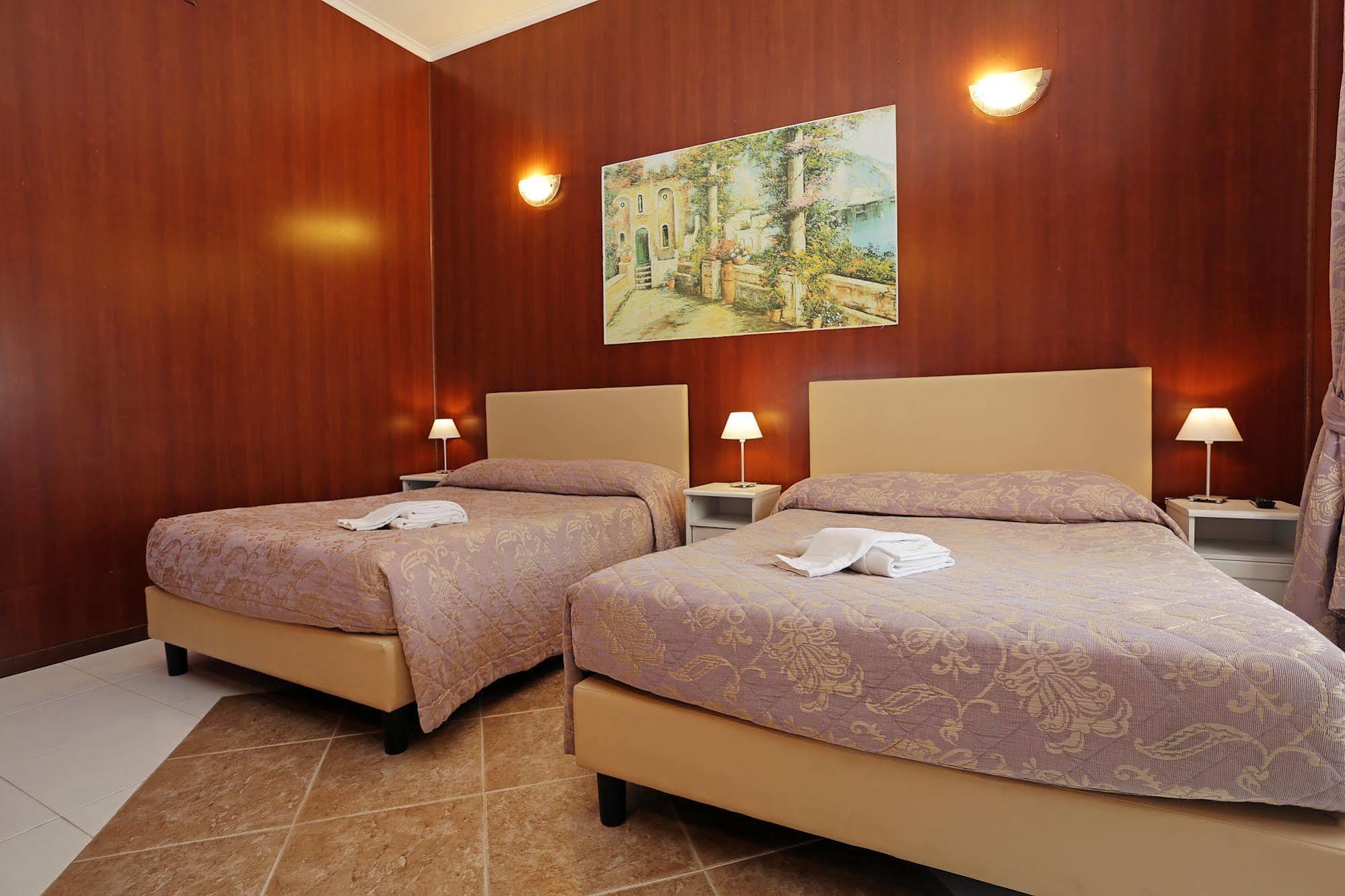 Hotel Houspitality Flowers Roma