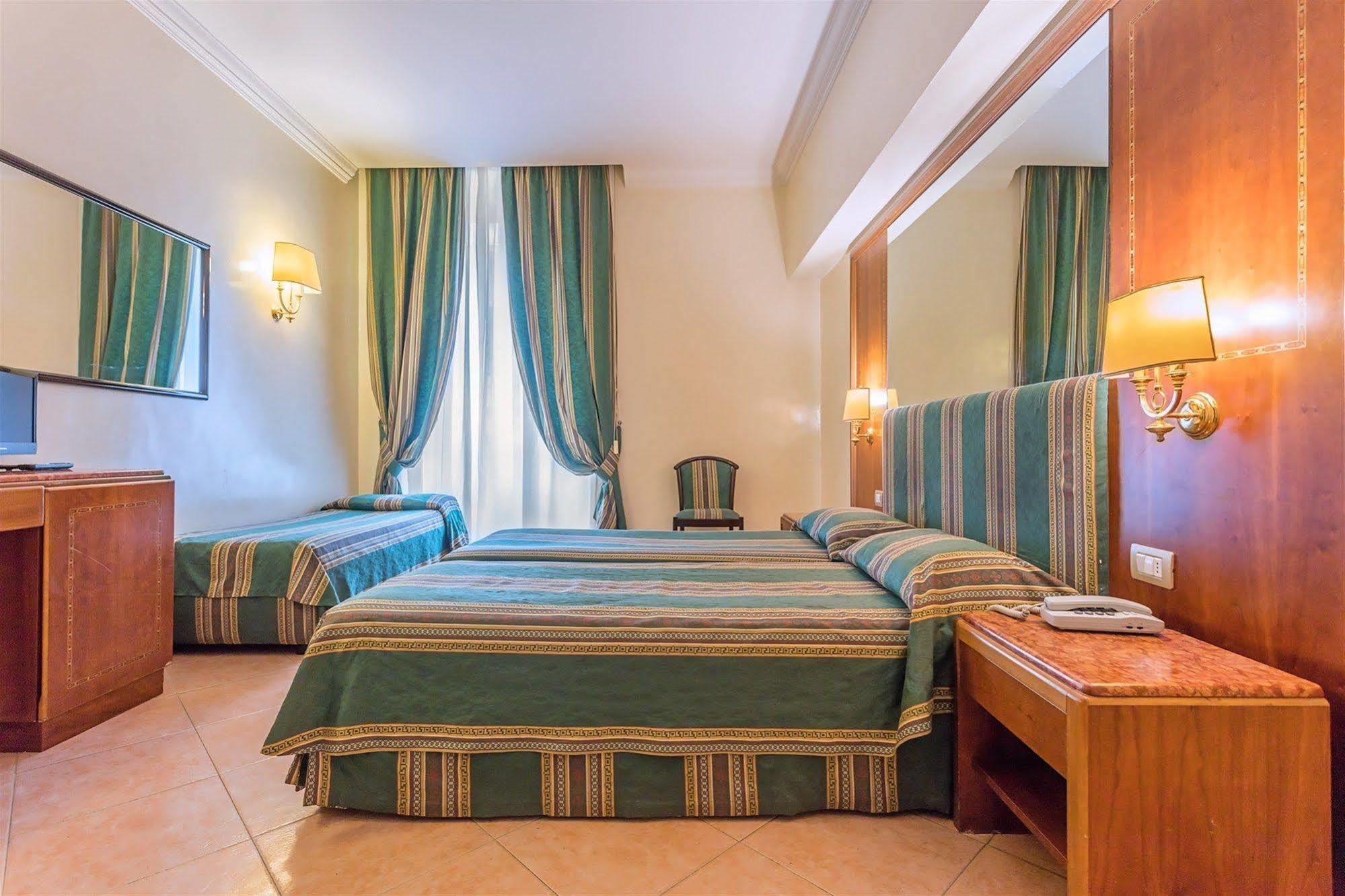 Hotel Raeli Lux 4*
