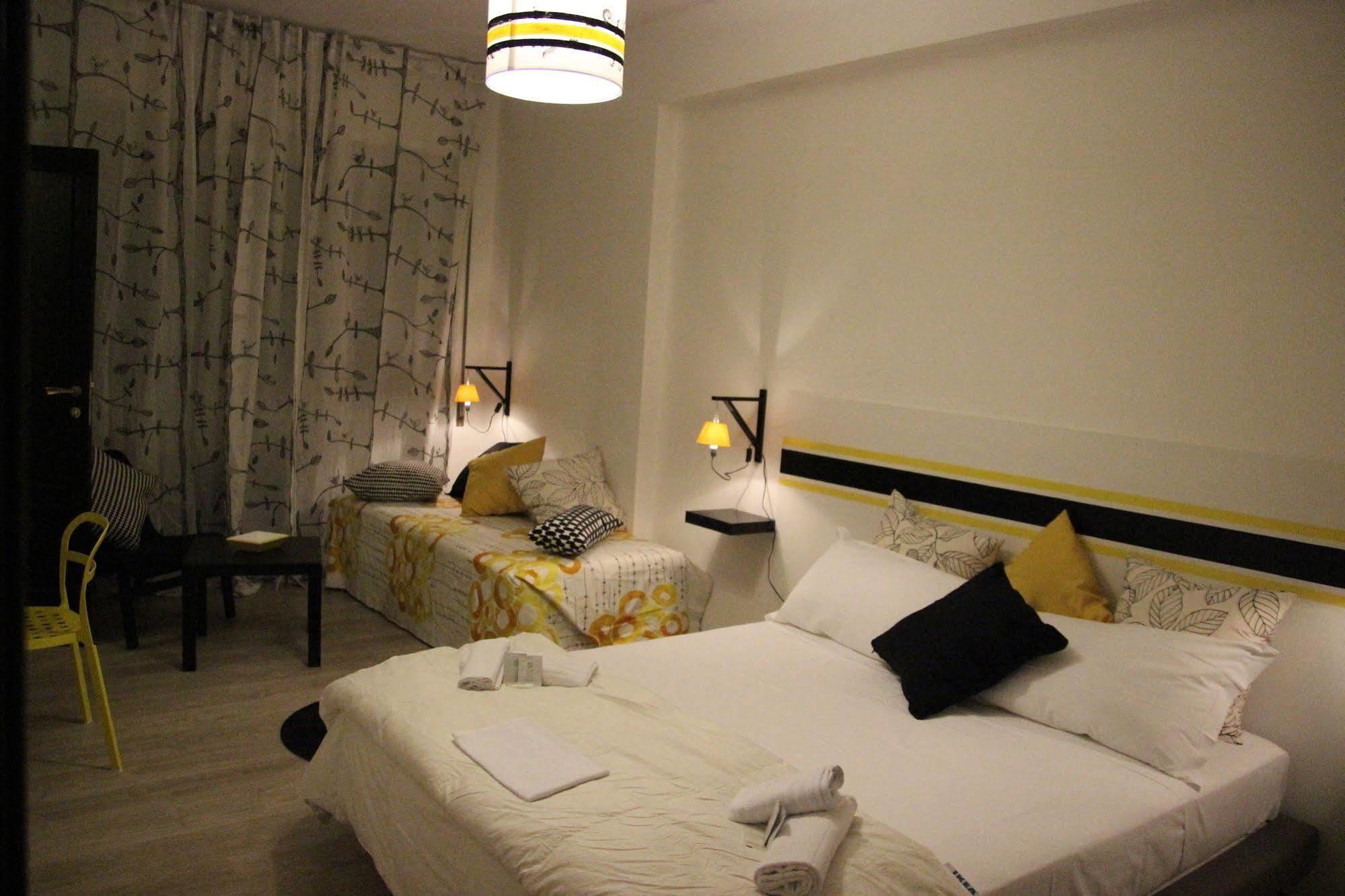 Aparthotel Iron Bridge Accommodation