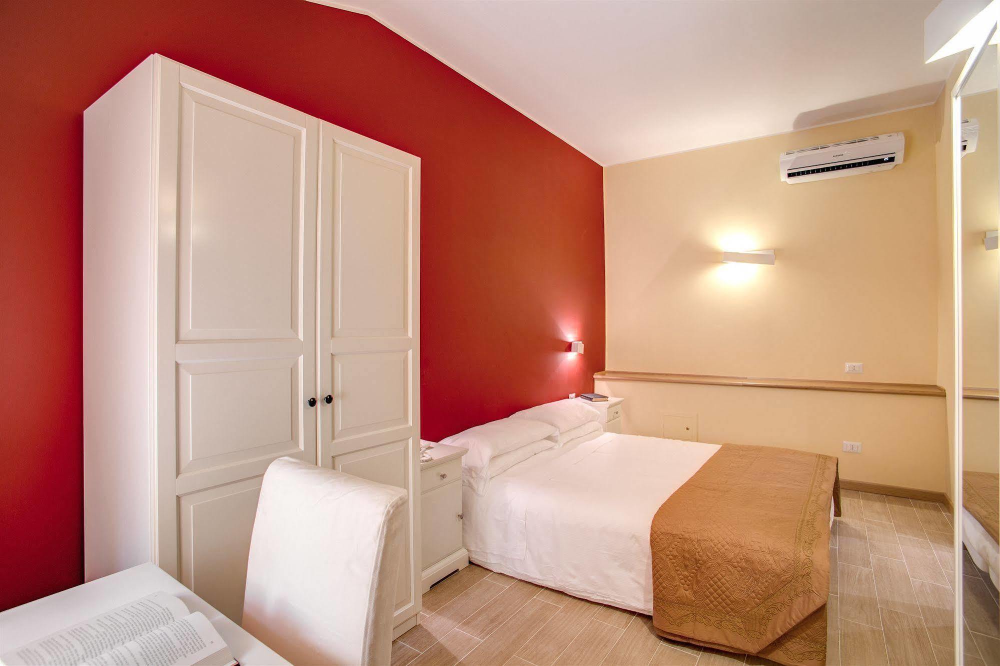 Floor Navona 2* Rome