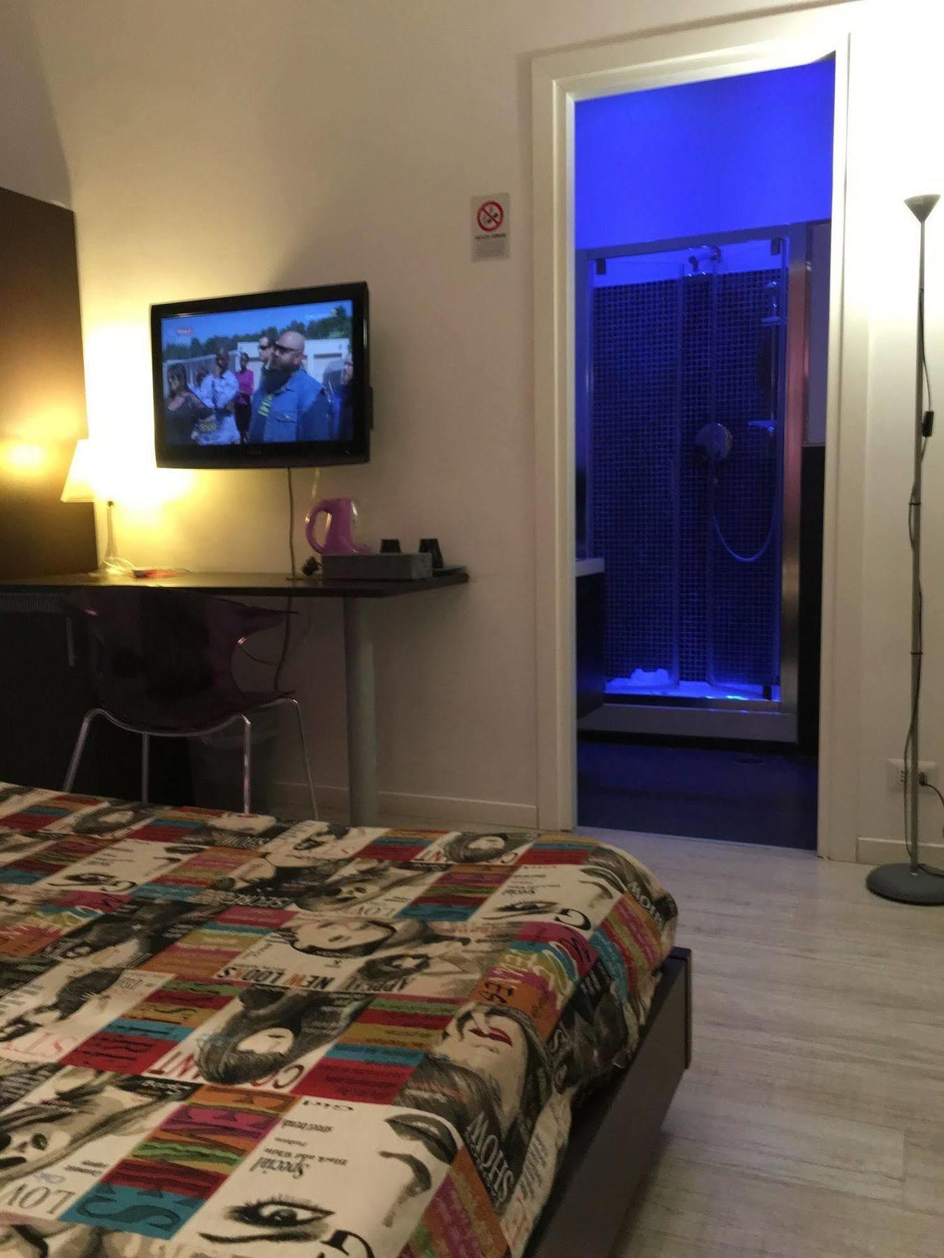 Chroma Italy - Chroma Tessera Bed & Breakfast Rome