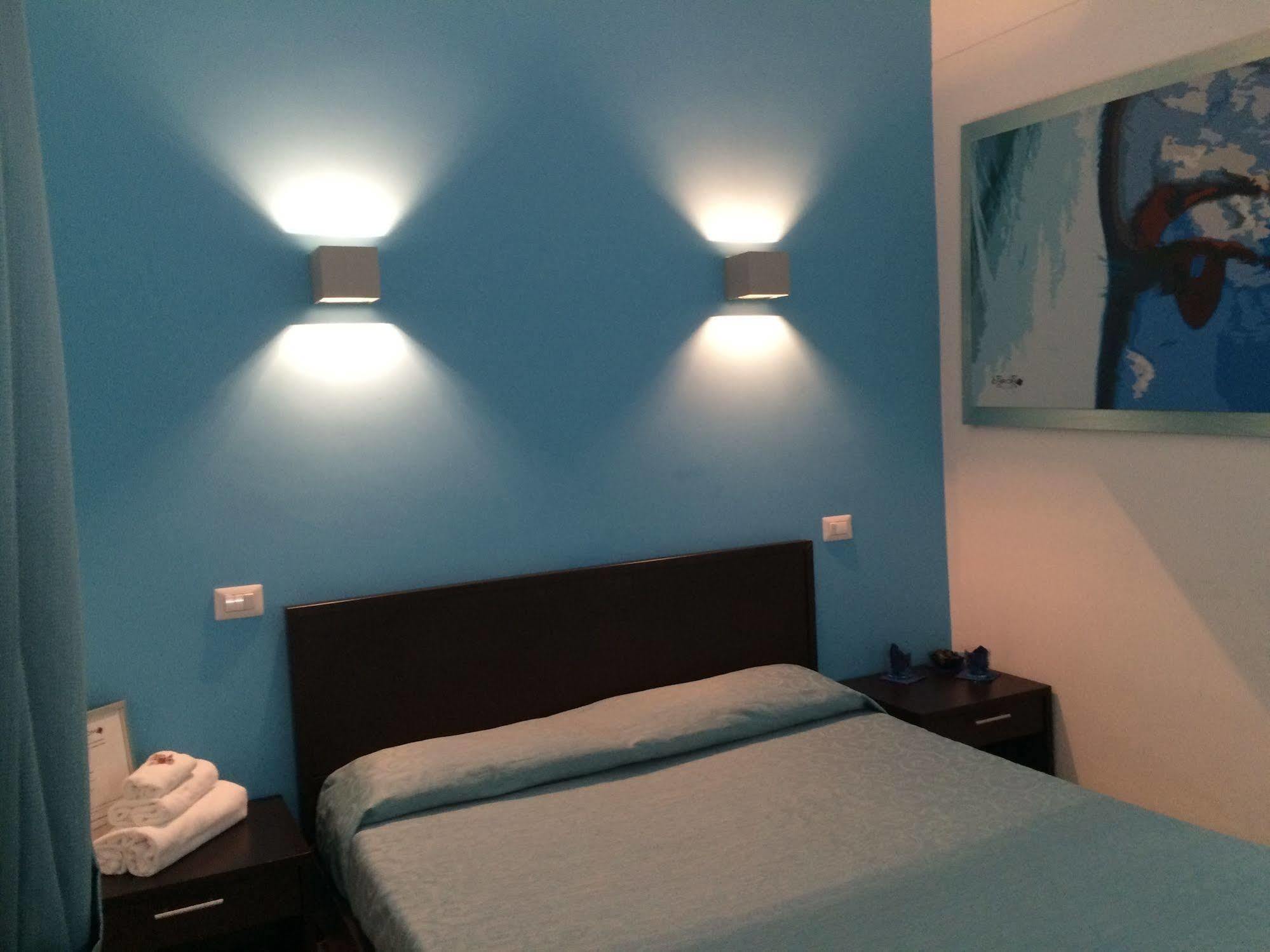Bed & Breakfast Chroma Italy - Chroma Tessera 2*