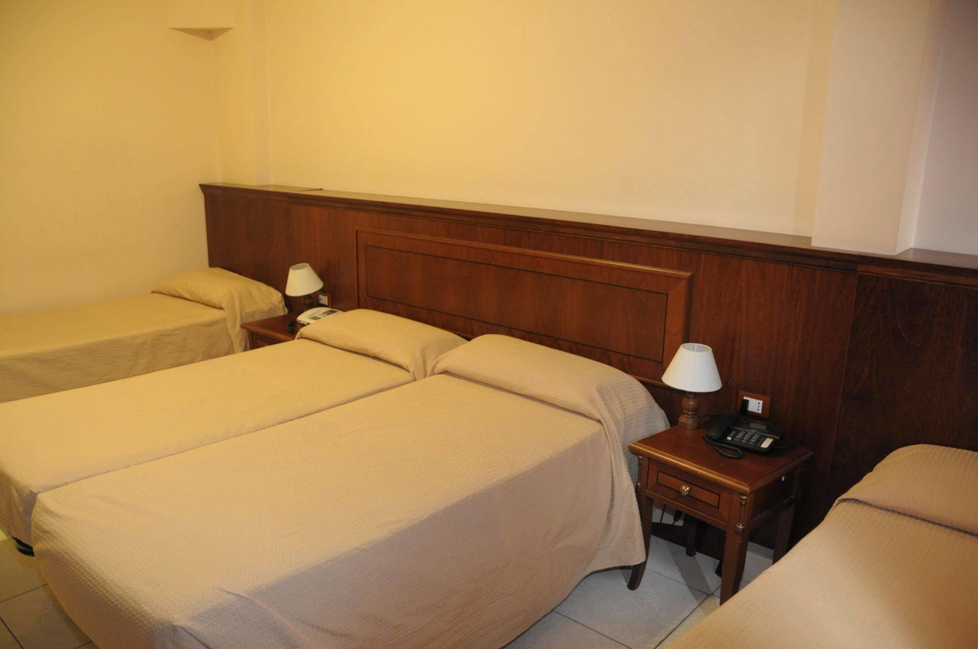Cinecitta Hotel 3*