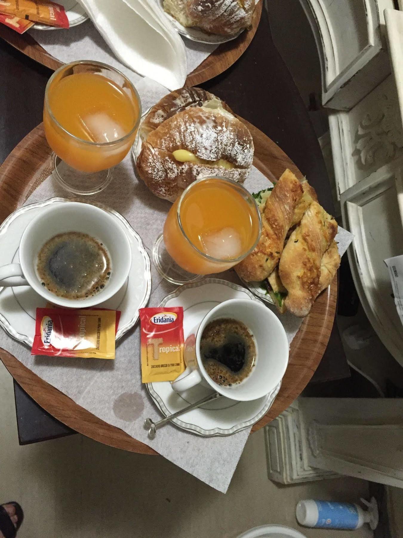 Couette-café Candia41 Rome