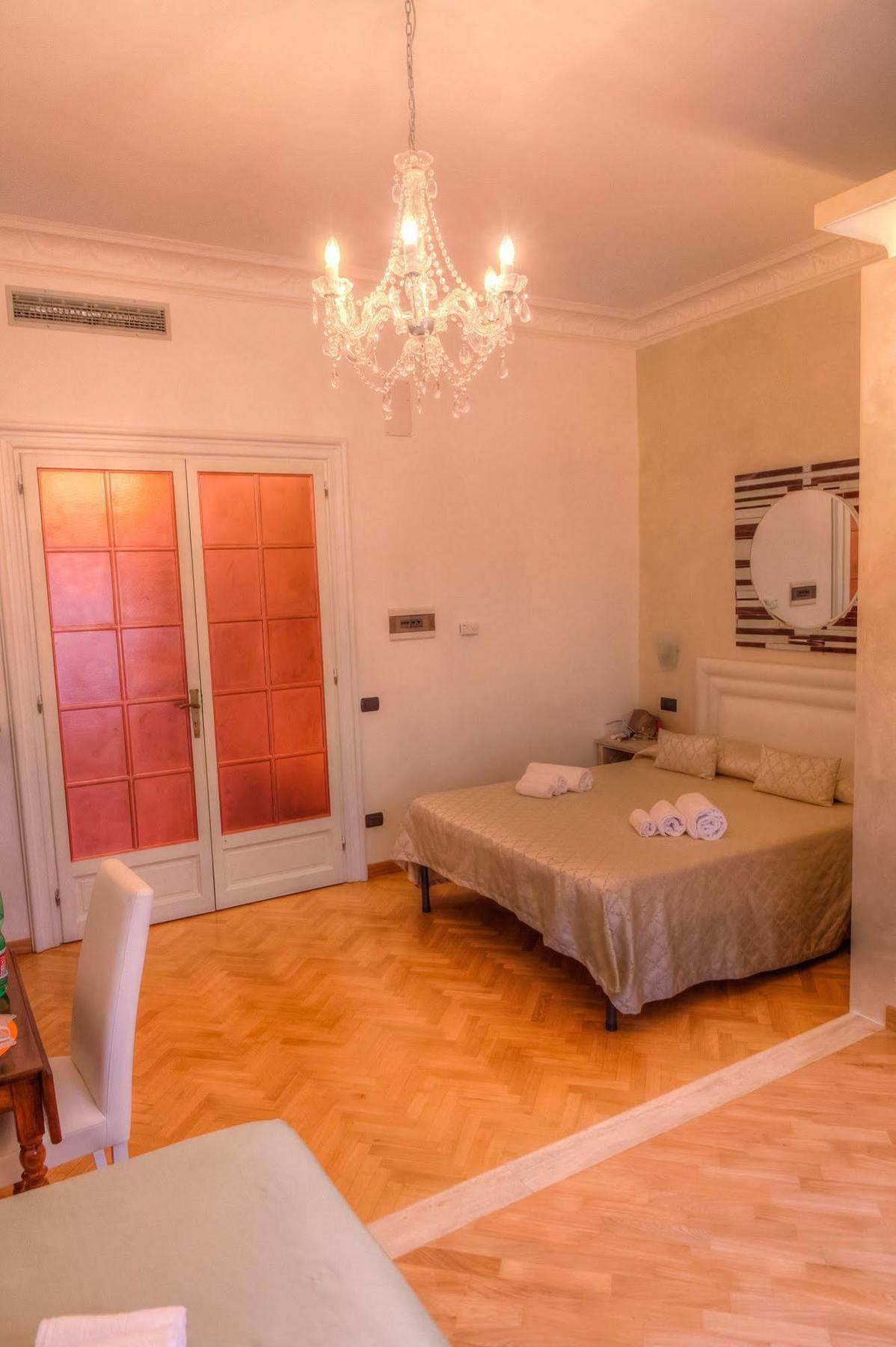 Couette-café Relais Calamatta 2*