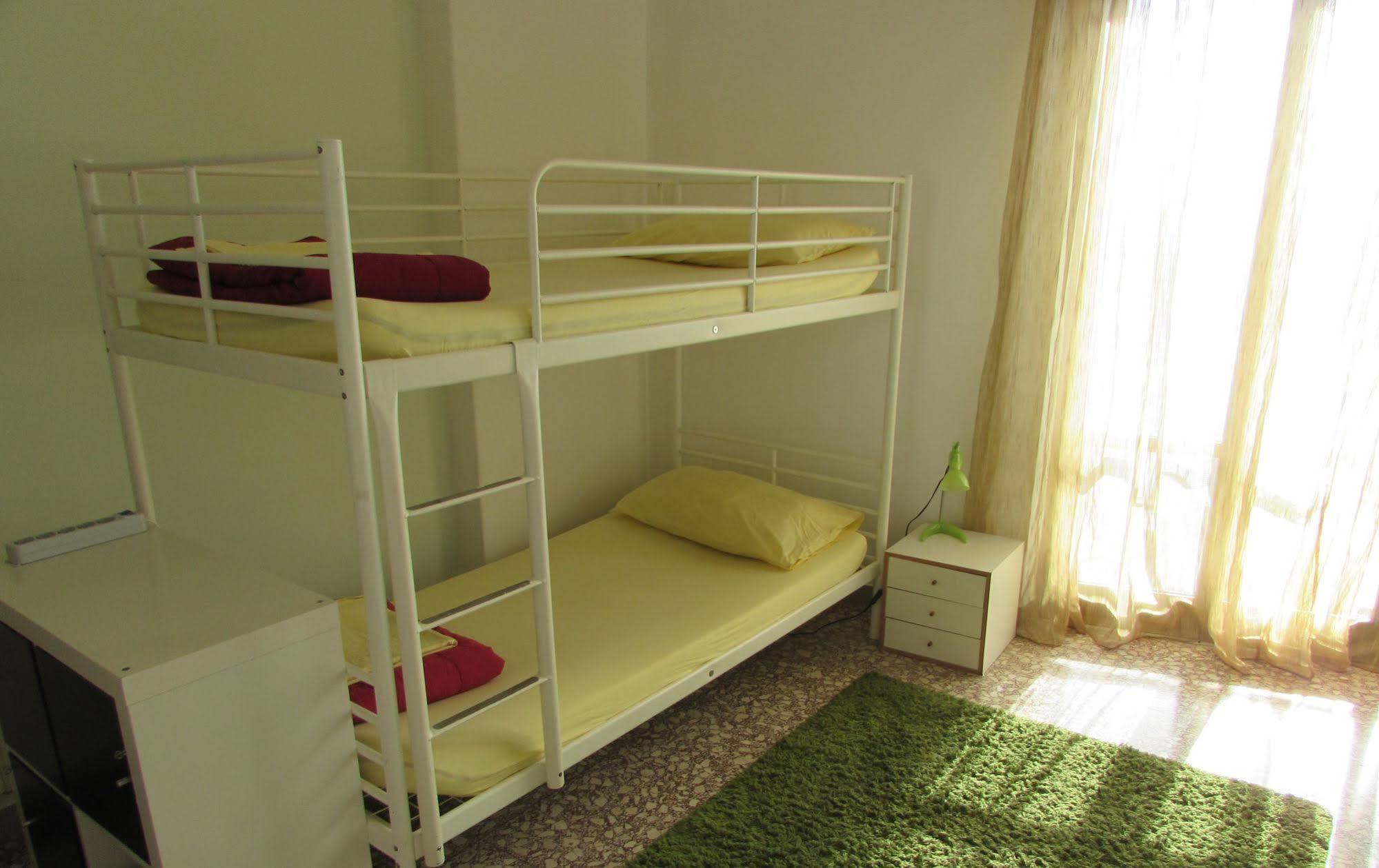 Thousand Sunny Hostel