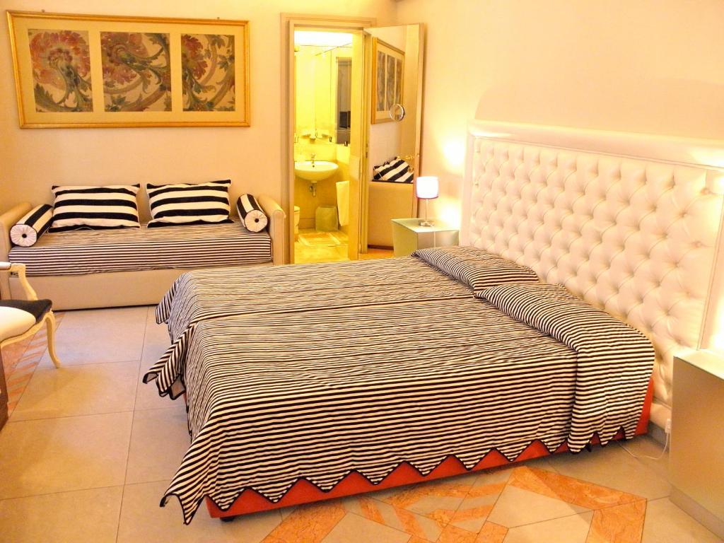 Residenza Al Corso Bed & Breakfast 3*