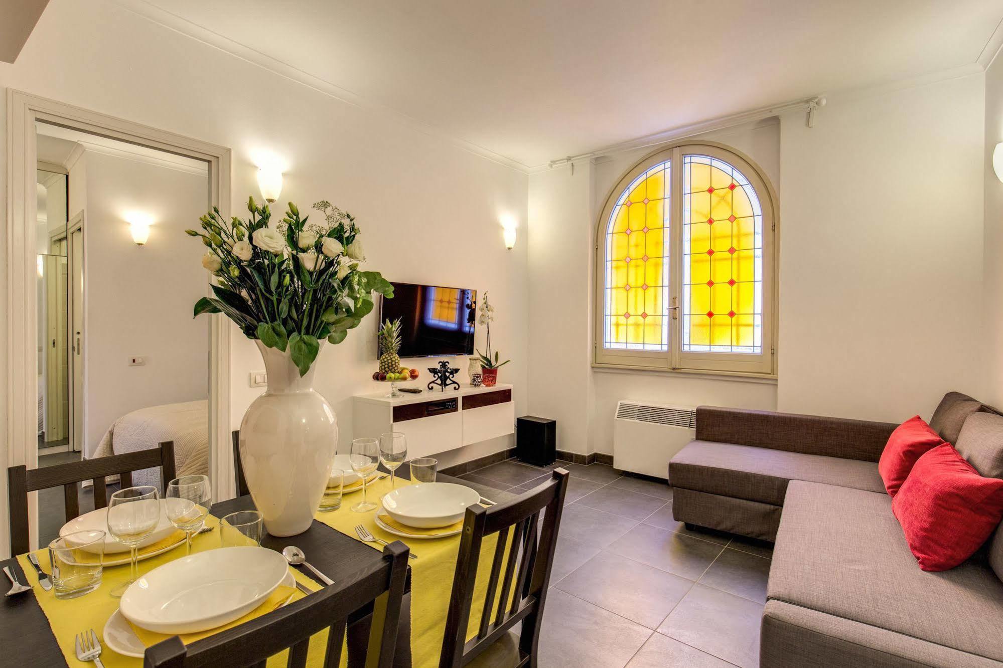 Elegant Behind The Colosseum Appartement Rome
