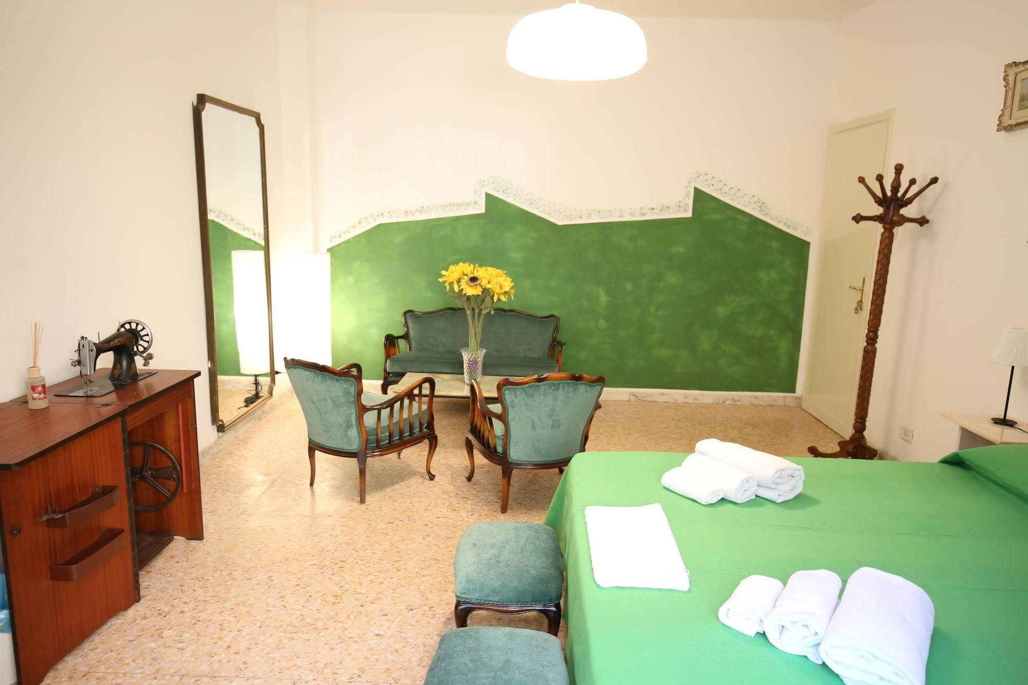Casa de hóspedes Next Stop Roma Affittacamere Casilino 3*