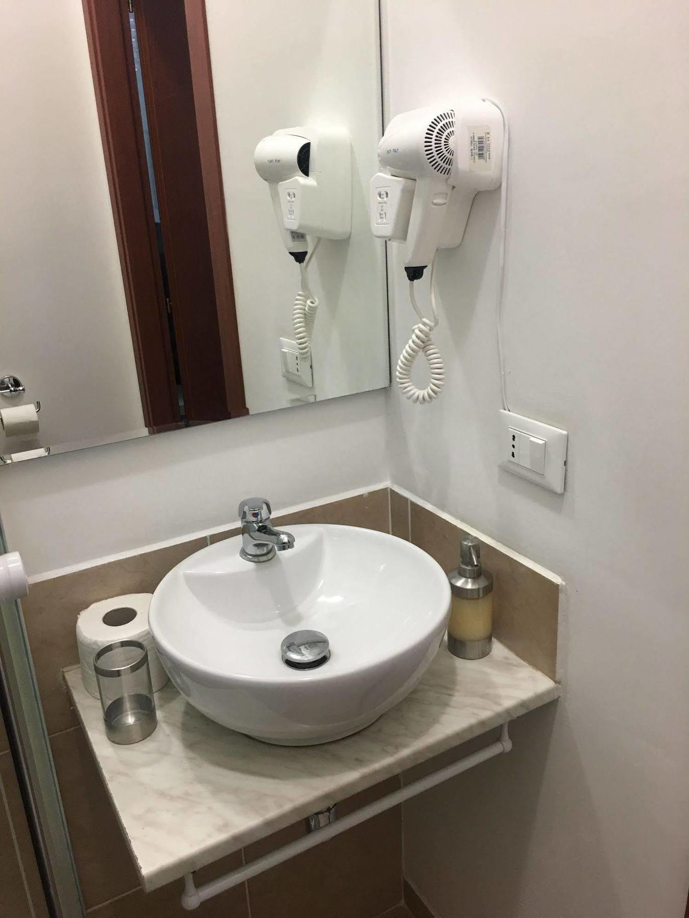 Damiani & Sister Guesthouse